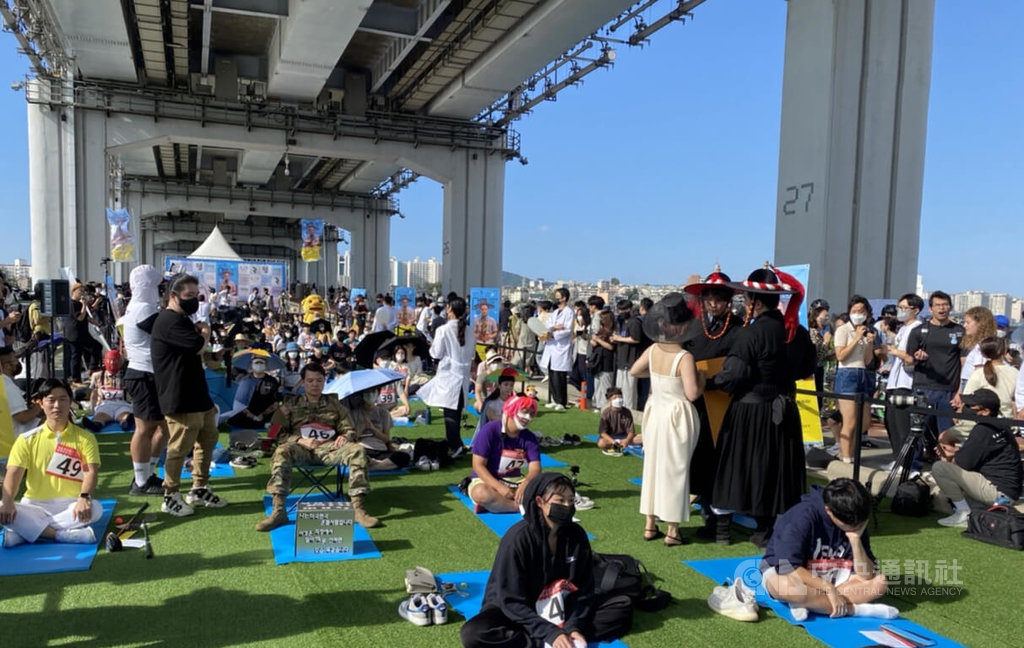 發琢呆比賽相隔3年重新在韓國漢江舉辦　疫情之下尋轉心靈恬靜