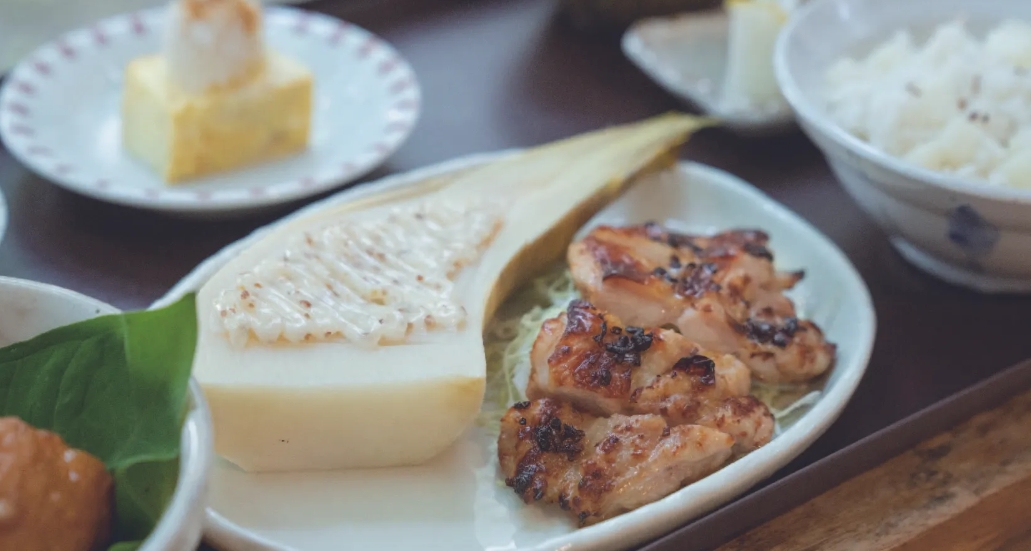 早上採筍完後，下午就能到甘樂食堂品嘗各式筍料理特餐。新北市客家局