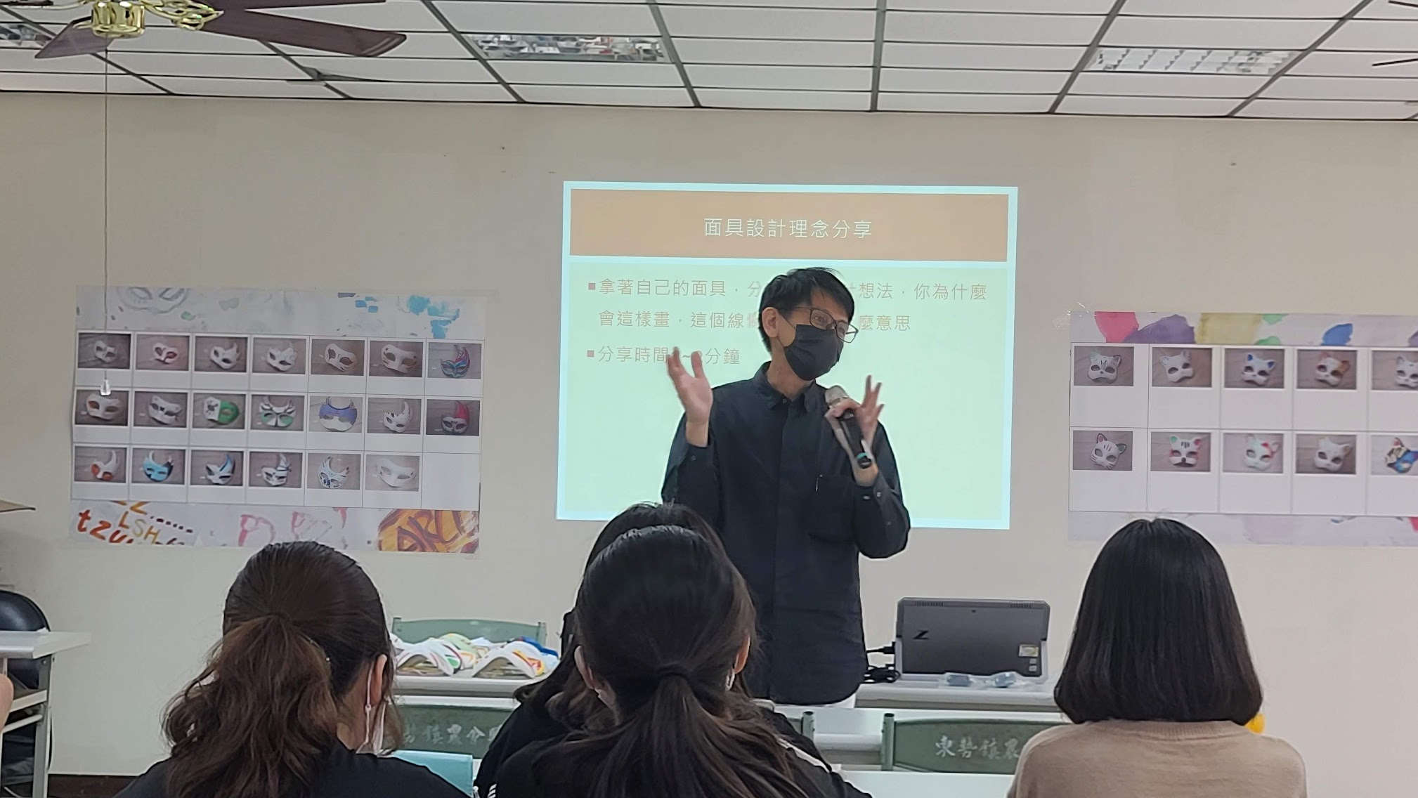 四季大神面具彩繪工作坊最早由由客傳會-台三線藝術季學校馮天蔚老師帶領著學生進行設計討論，已成為大茅埔在地美學設計的起點。吳哲銘攝