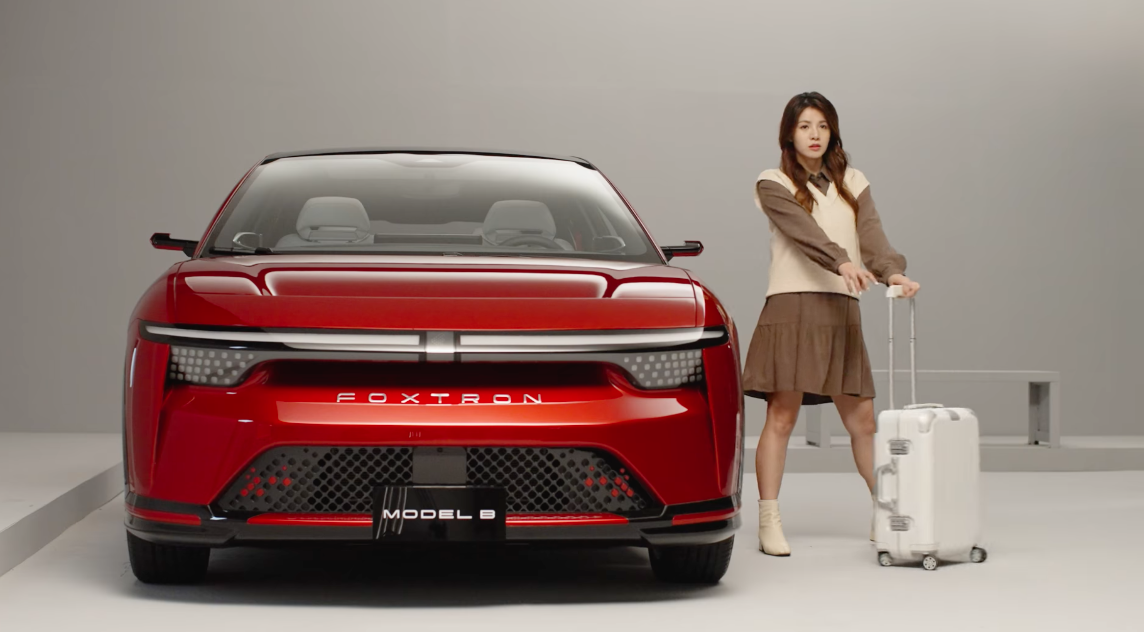 Model B鎖定都會小資族,電子後視鏡是亮點。翻攝鴻海粉絲團