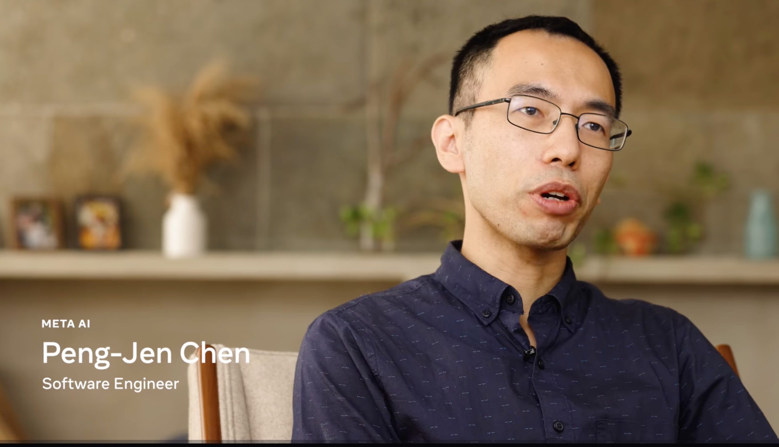 在Meta工作的台灣工程師陳鵬仁主持AI人工智慧翻譯計畫，Meta 今天推出閩南語、英語即時互譯系統。翻攝Meta Youtube