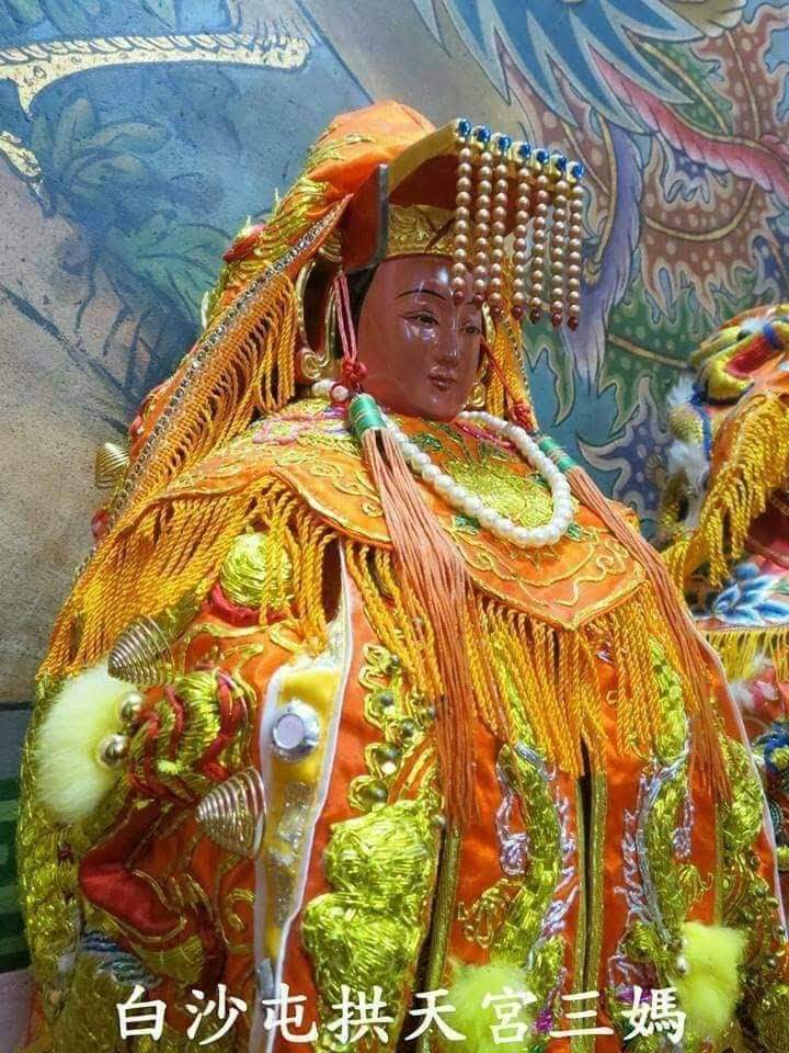 出巡搭火車的白沙屯三媽。苗栗縣文化觀光局提供