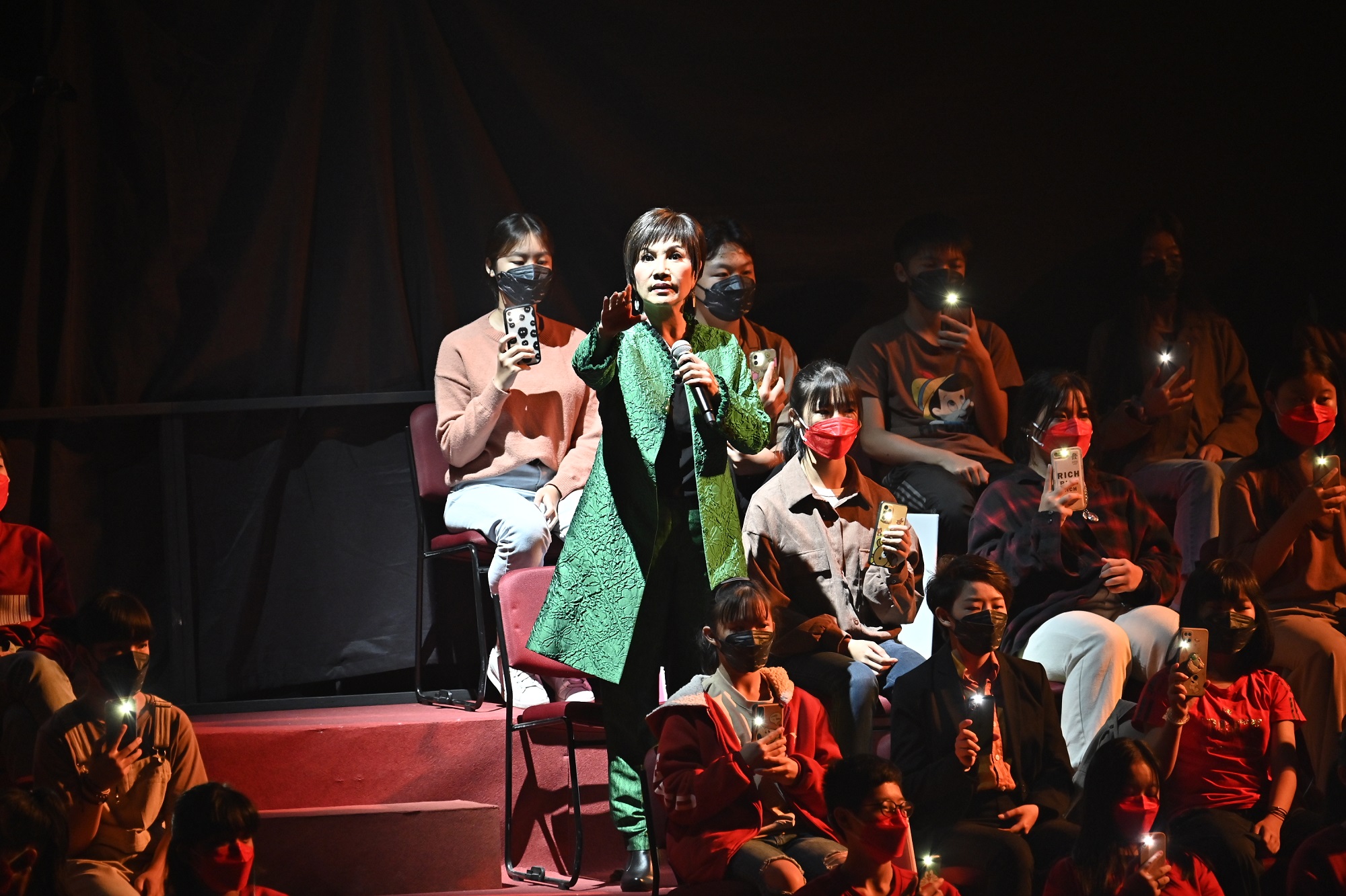頒獎典禮第四組節目由唐美雲擔任表演嘉賓演出《名人堂》。