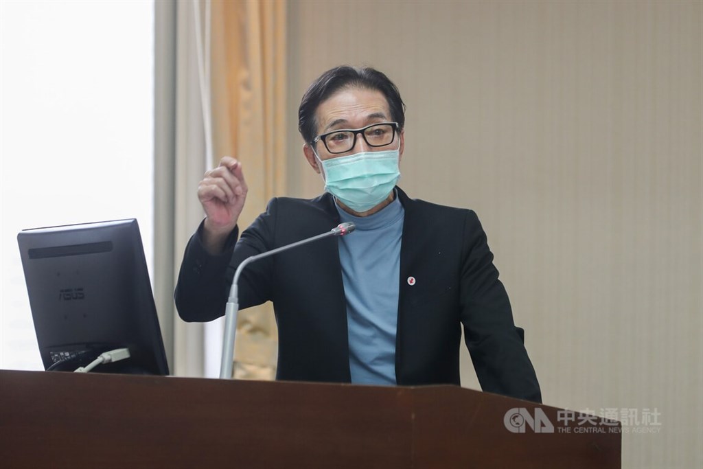 民眾在公共政策網路參與平台上提議，要求手機及電腦加入本土語言（客語、閩南語）外字表。客委會副主委鍾孔炤（圖）31日在立法院答詢表示，相關計畫已進行約3年，預計最快112年7月前完成。中央社