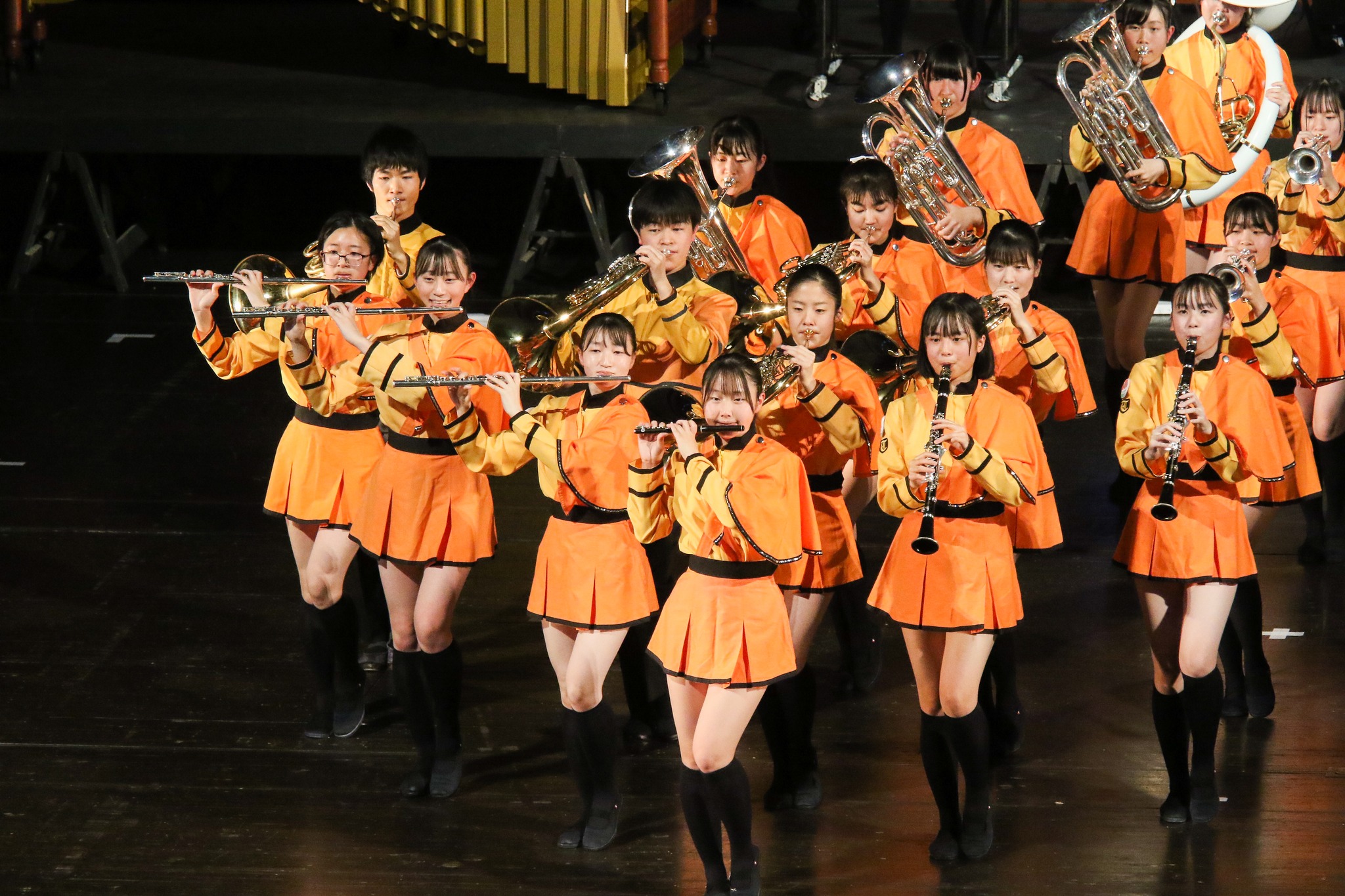日本京都橘高校吹奏部演出現場，全隊穿著橘色制服相當亮眼。翻攝中華文化總會粉絲專頁