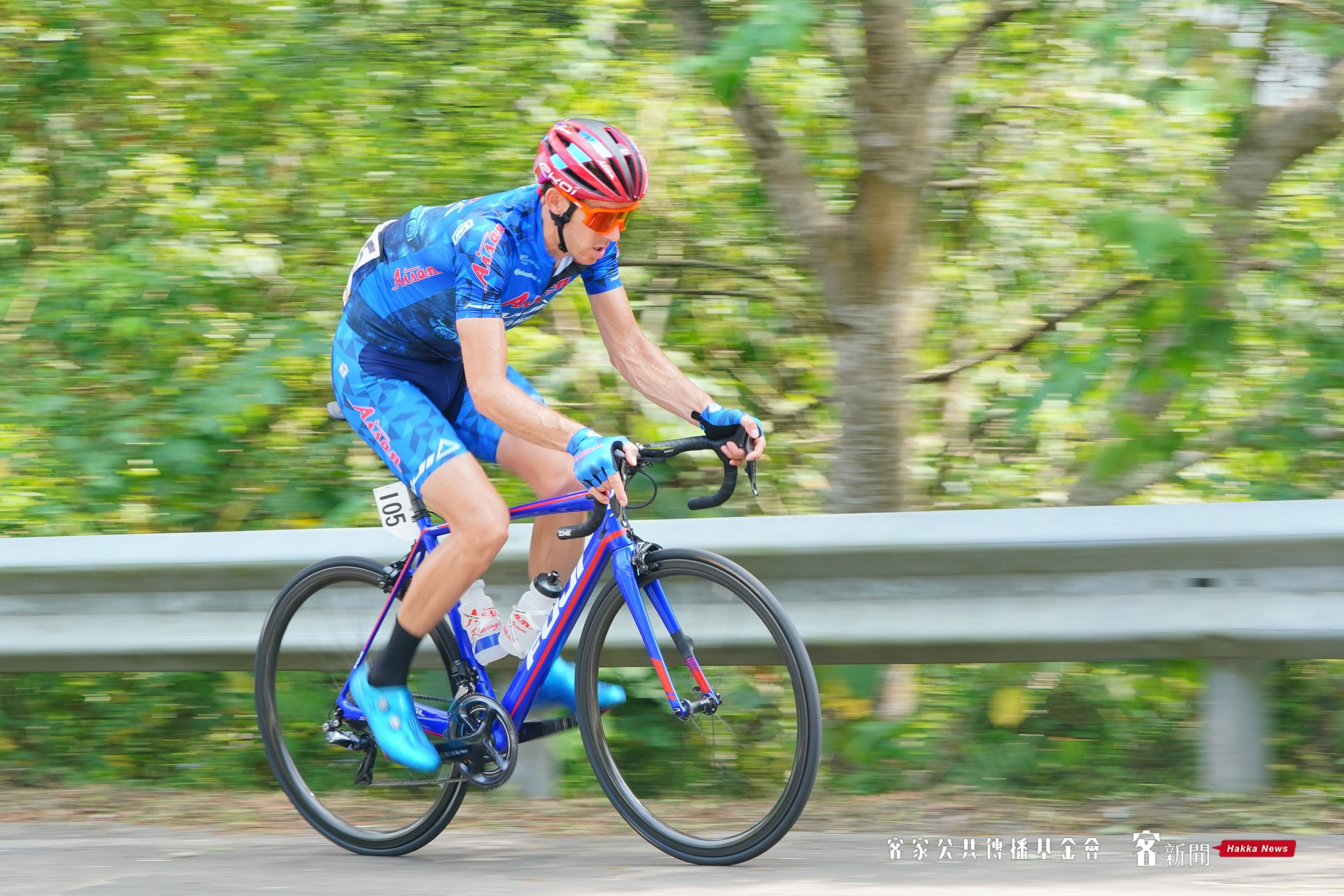 這次來自全球26國，75位自由車好手，含隊職員共122位，共15隊的選手齊聚臺灣挑戰連續5天的5站環台賽事，賽道逾665公里。莊勝鴻攝