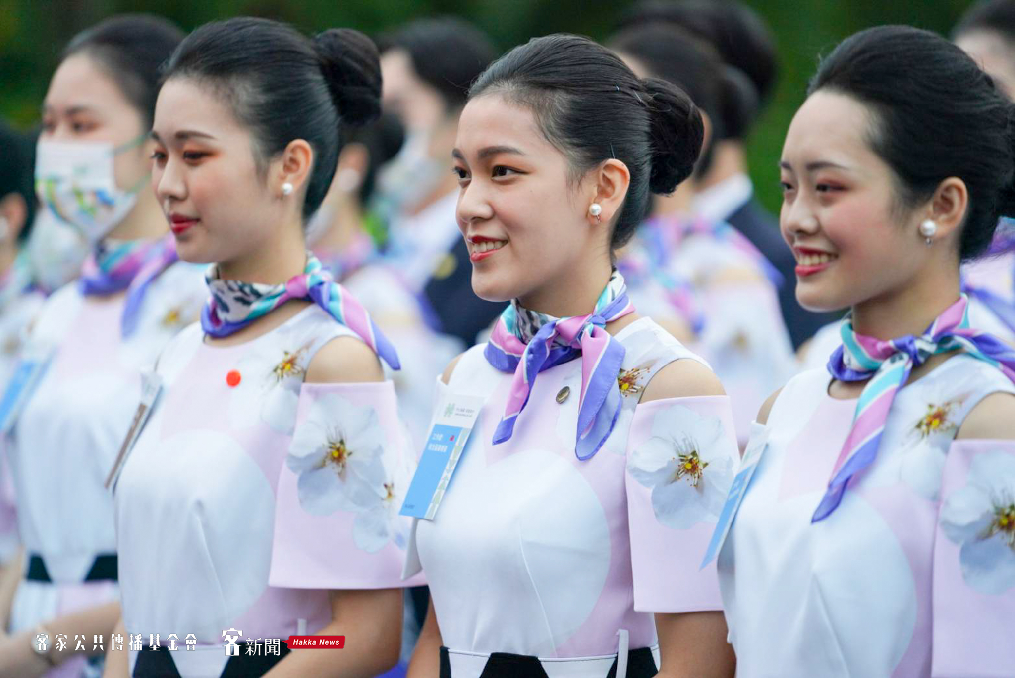 今年國慶主題為「守土衛國．你我同行」，禮賓服裝上也可見呼應柔軟與剛毅並存的精神。洪俊傑攝