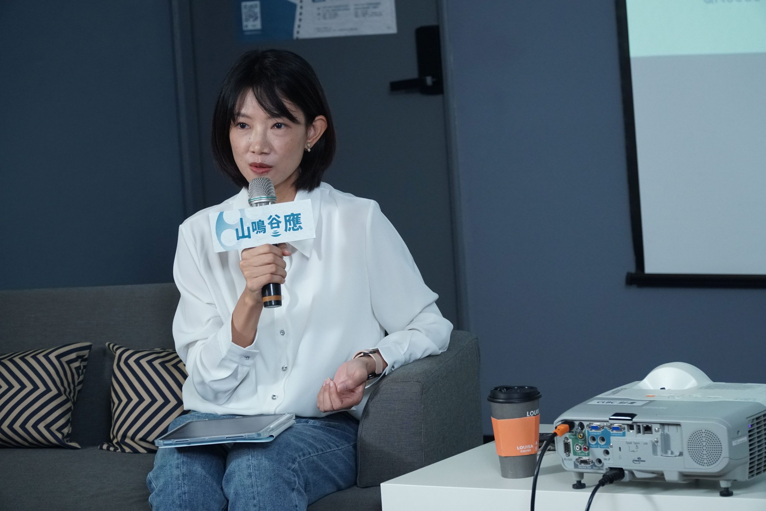主持人吳奕蓉說，客家話是自己確認客家身份的一種符碼。客傳會提供