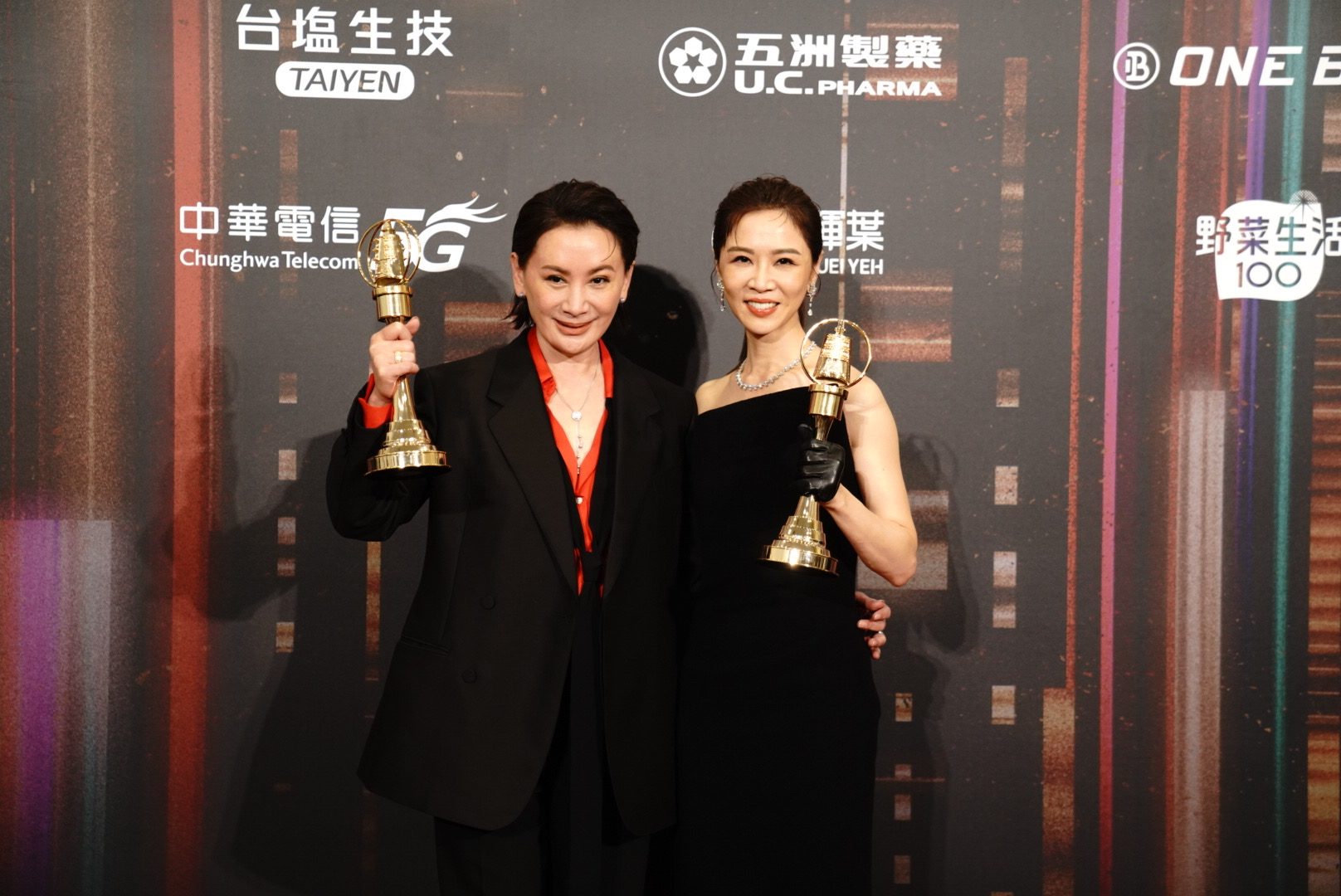 陳亞蘭、謝盈萱奪男女主角大獎！范修語攝