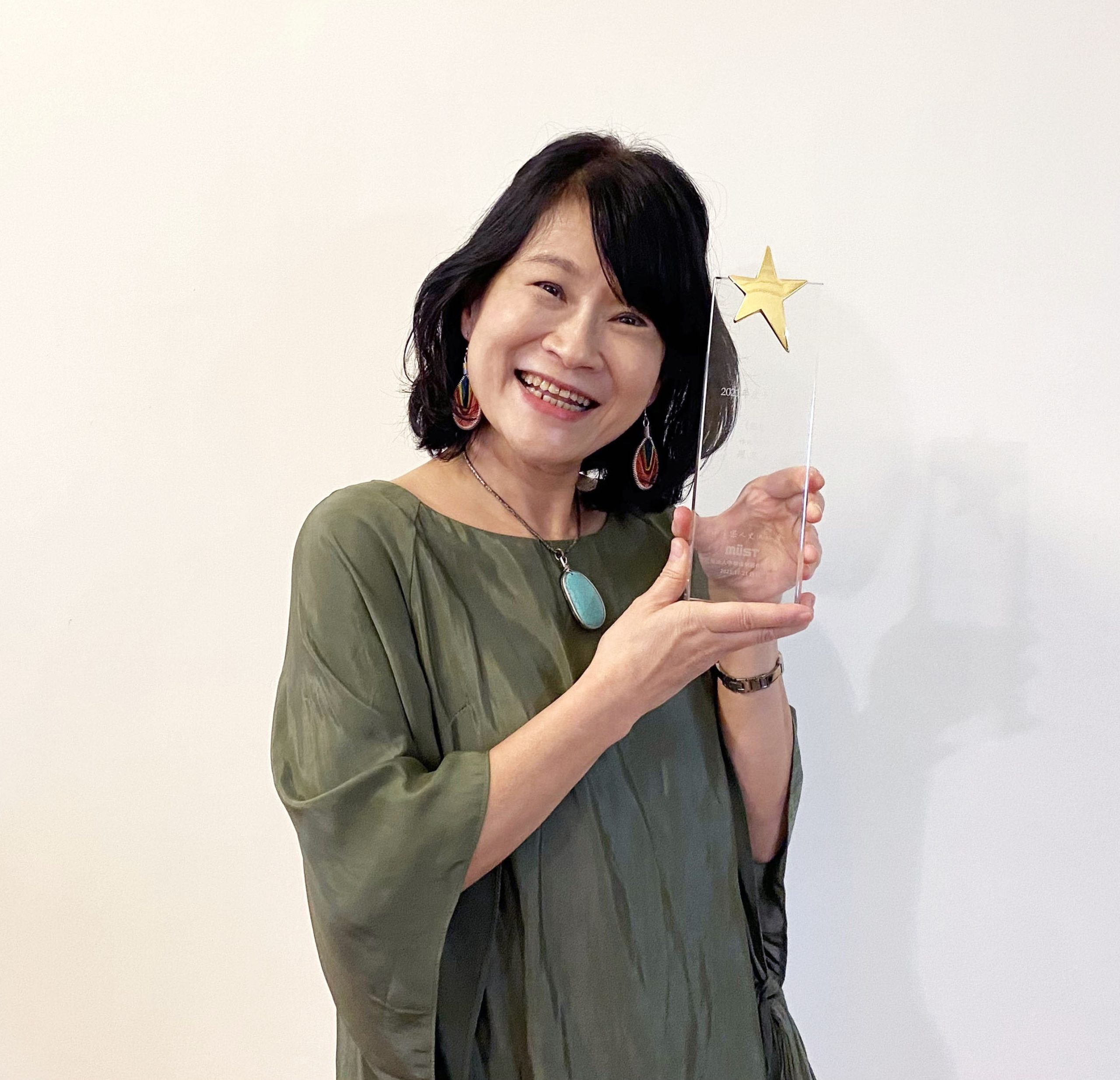 中華音樂人交流協會-2021_年度十大單曲-羅思容。