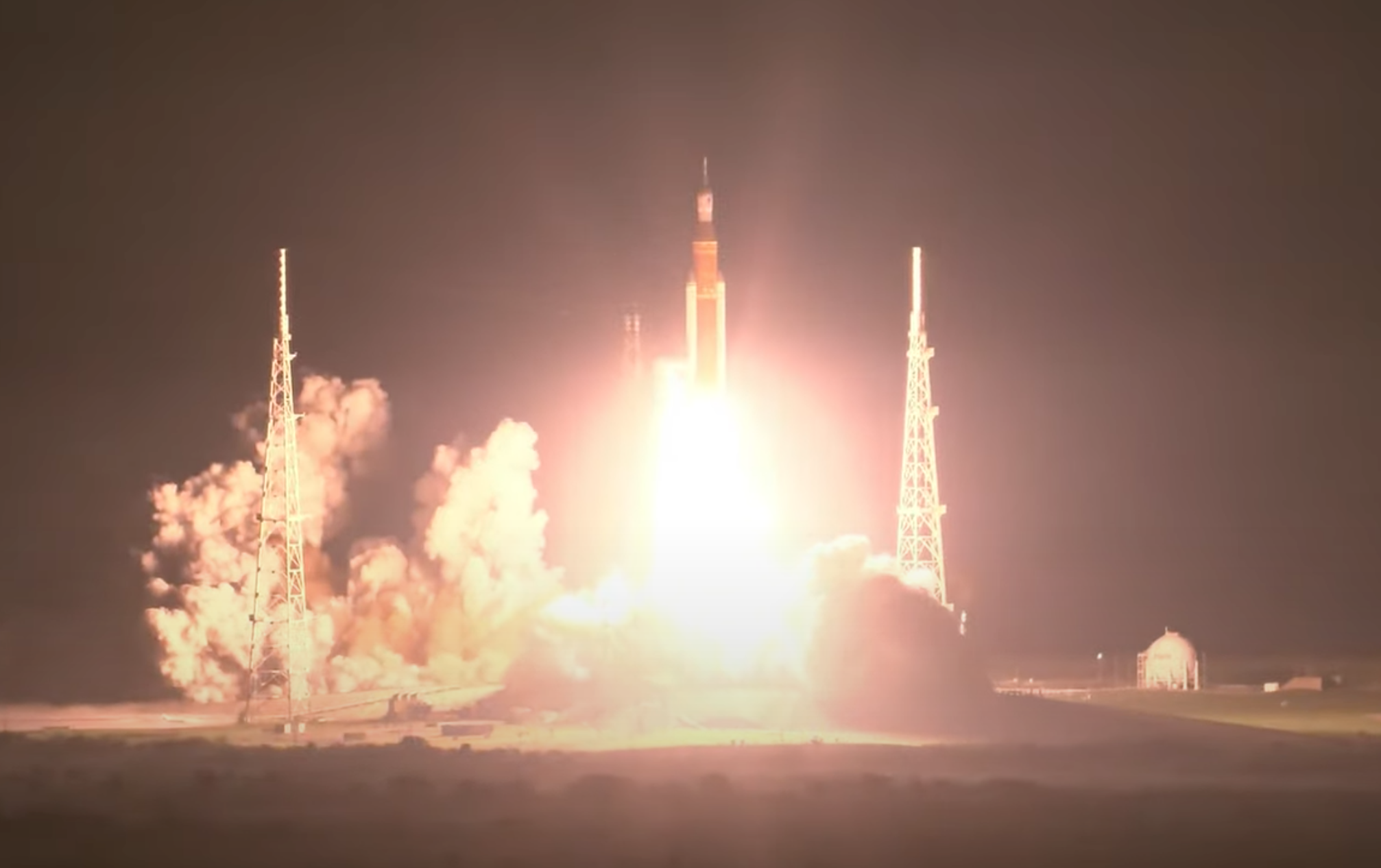 登月火箭終升空！NASA 阿提米絲1號成功發射　計畫 2024 送人類登陸月球