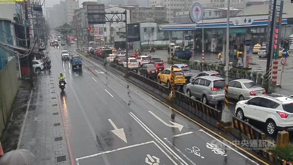 汐止路段塞到紫爆