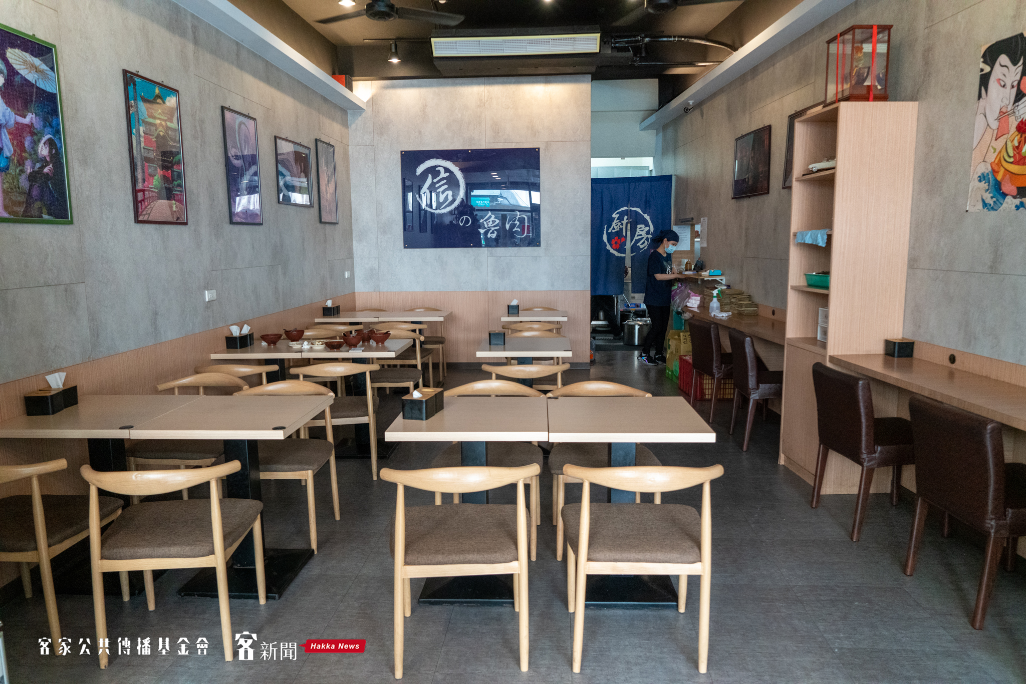 「信の魯肉飯」店內乾淨整潔,提供約20餘個座位內用。李台源攝