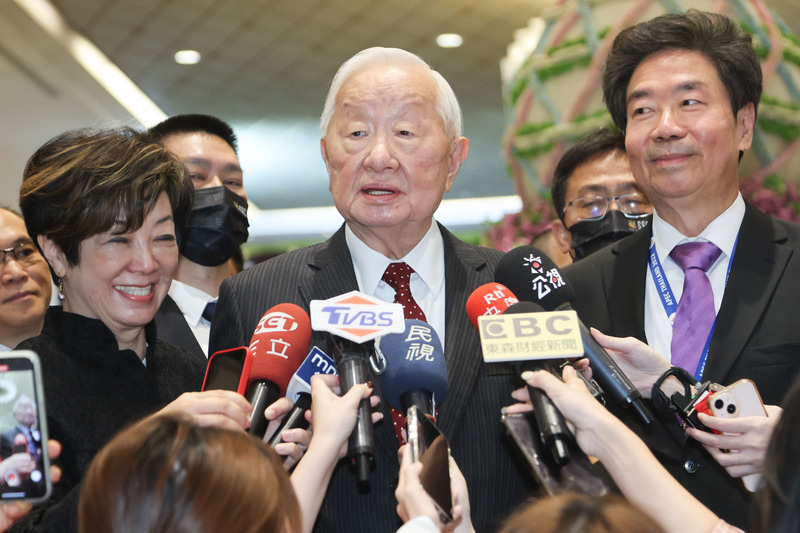 APEC領袖代表張忠謀夫婦接受台灣媒體聯訪。