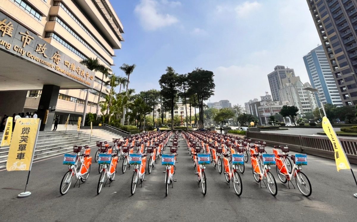 高雄市YouBike 2.0E電輔車正式啟用。高雄市政府交通局提供