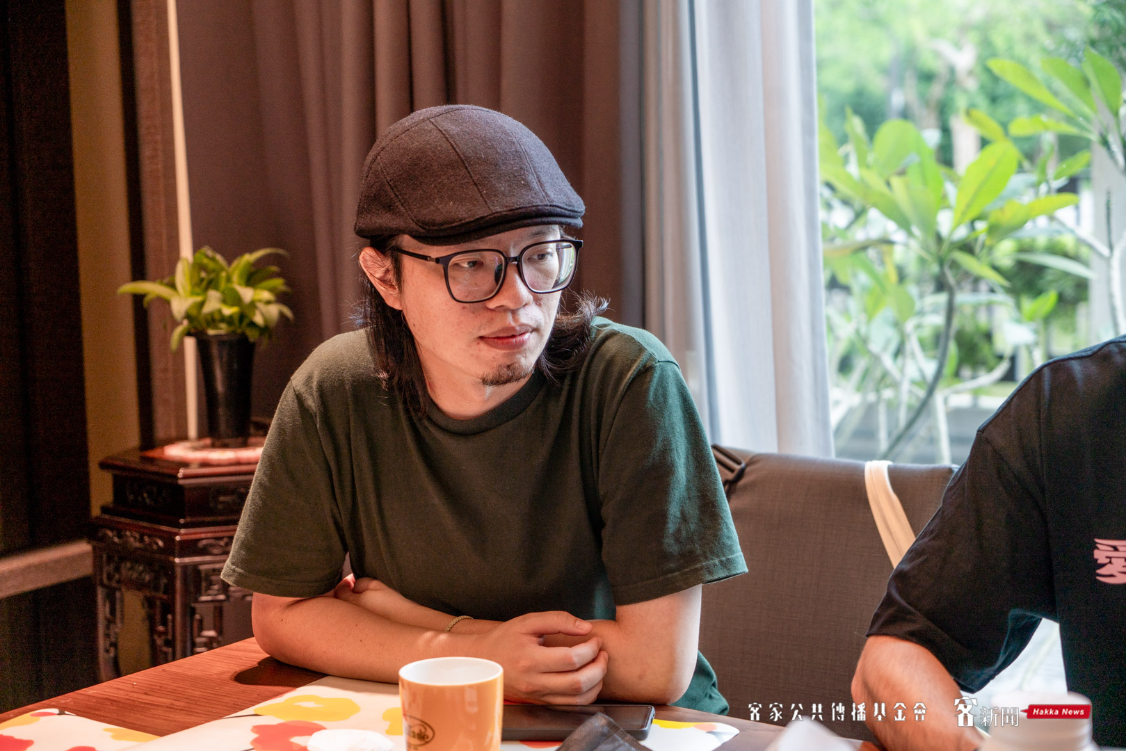 <strong>同根生樂團中的大提琴、電貝斯Cello、Bass擔當鄭皓羽,對音樂十分有想法</strong>。范修語攝