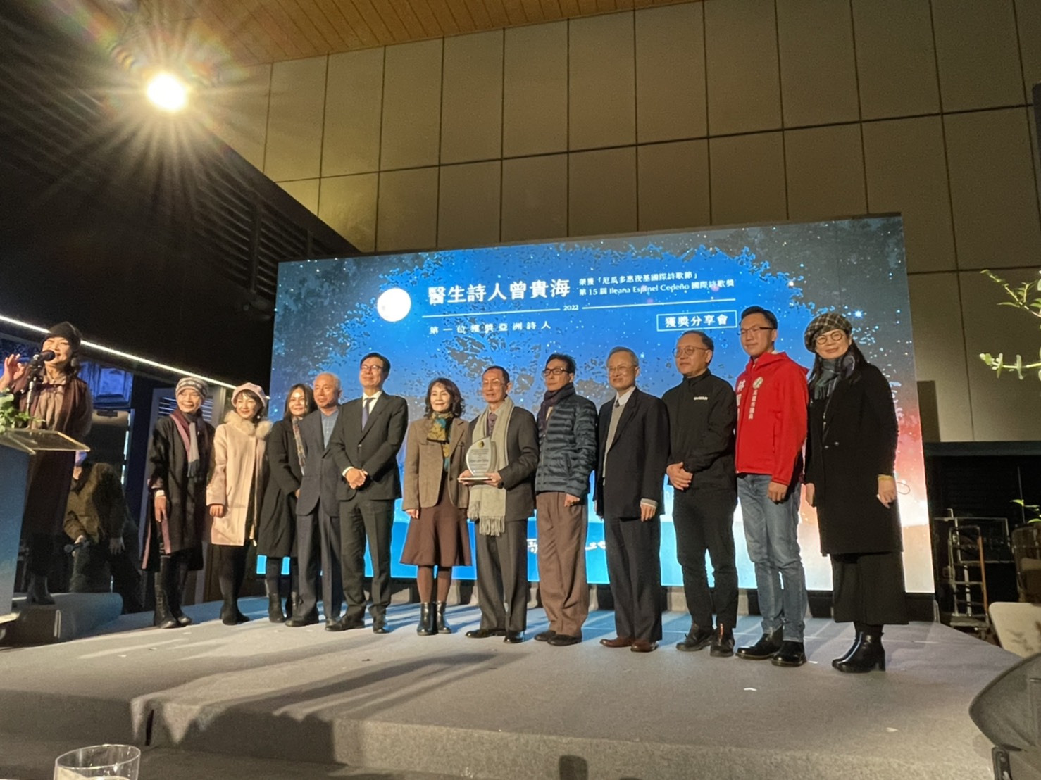 下午的分享會氣氛溫馨感人，除了客委會副主委鍾孔炤（右五）、高雄市長陳其邁（右八）及多位貴賓出席分享會。客委會提供