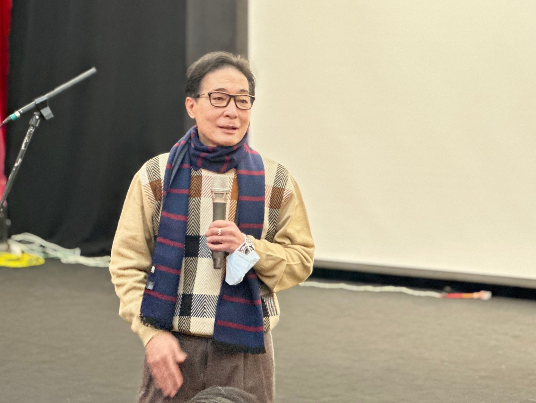 鍾孔炤於「還我母語運動紀念音樂會暨六堆論壇致詞。客家委員會提供