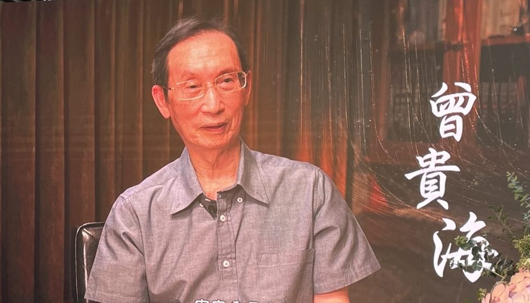 高雄驕傲！曾貴海醫師獲厄瓜多文學大獎　鍾孔炤：進軍諾貝爾文學獎！