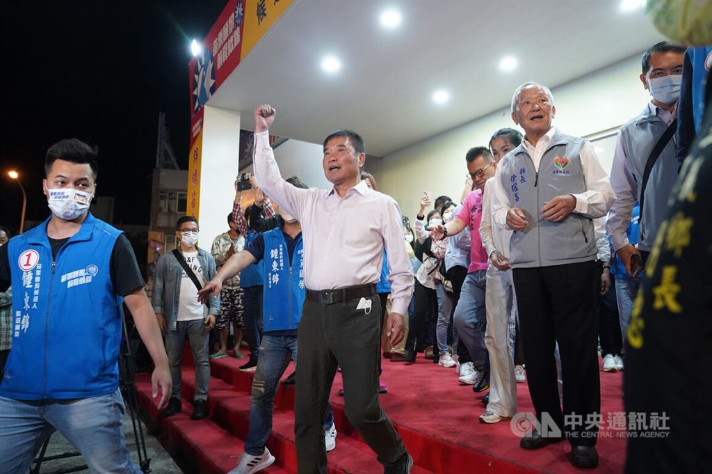 無黨籍縣長當選人鍾東錦遭苗栗地檢署提當選無效之訴。（中央社）