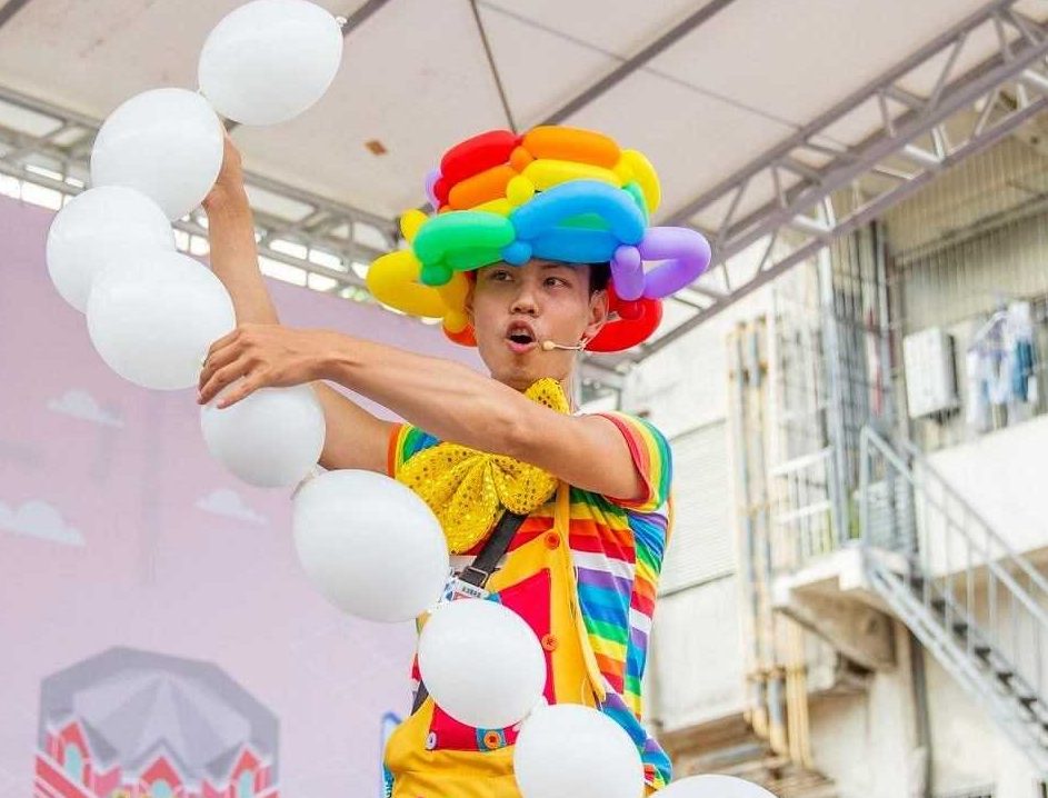擁有全台12張街頭藝人證照的氣球達人阿明，將在現場表演。客傳會提供