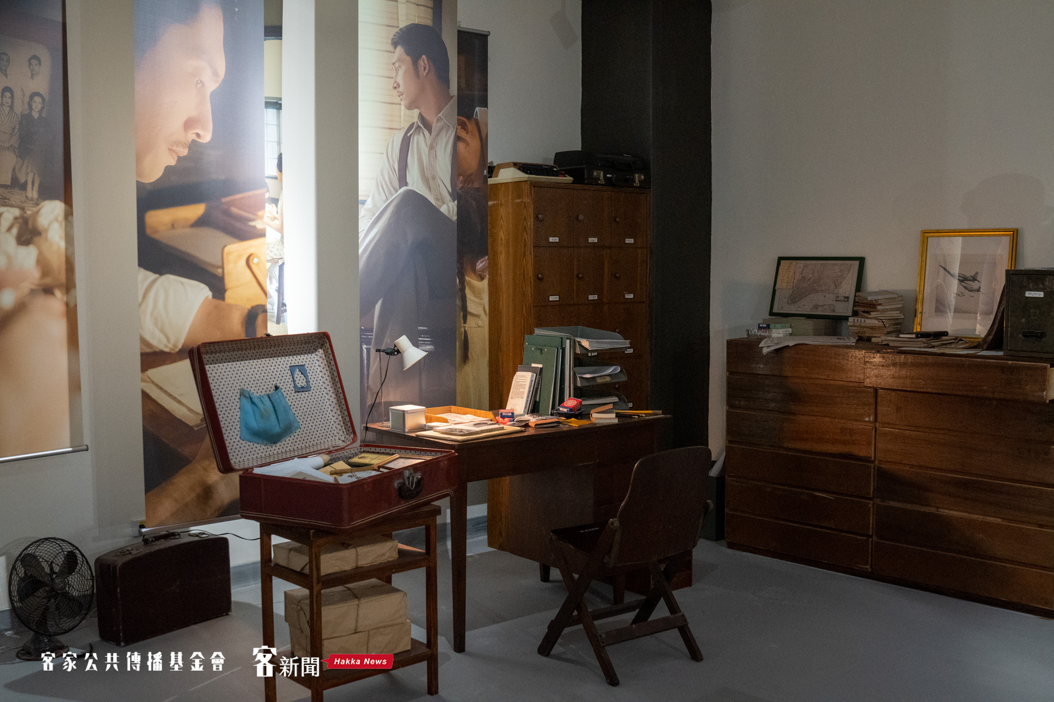 《茶金》特展擺出許多，温昇豪飾演的劉坤凱KK，在劇中使用過的道具。宋佩遙攝