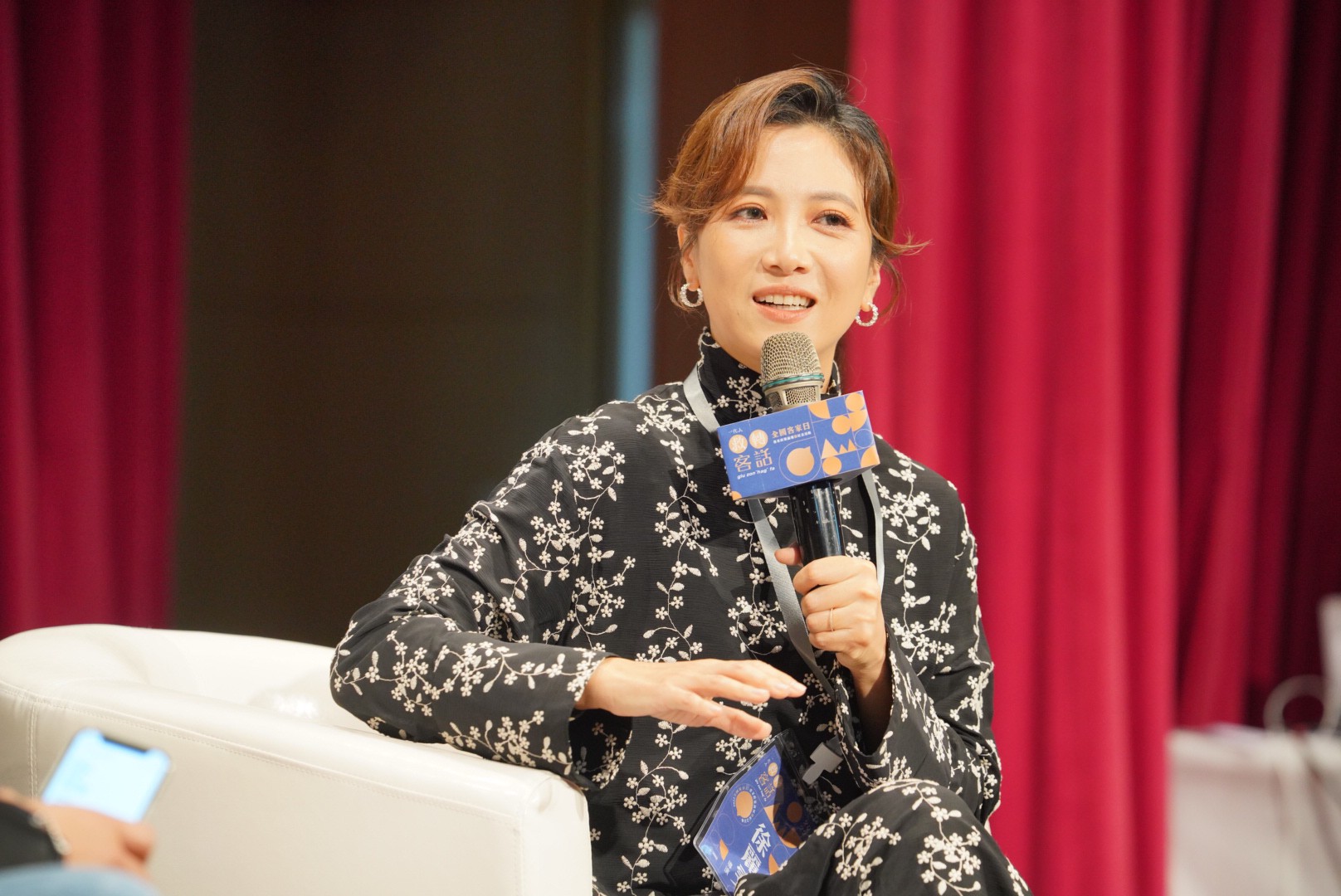對於拍攝客家影視作品，徐麗雯說：「要怎樣打動人，才是最重要的！」宋佩遙攝