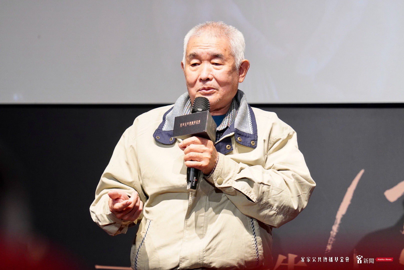 鉛字活版印刷洪東漢師傅。宋佩遙攝