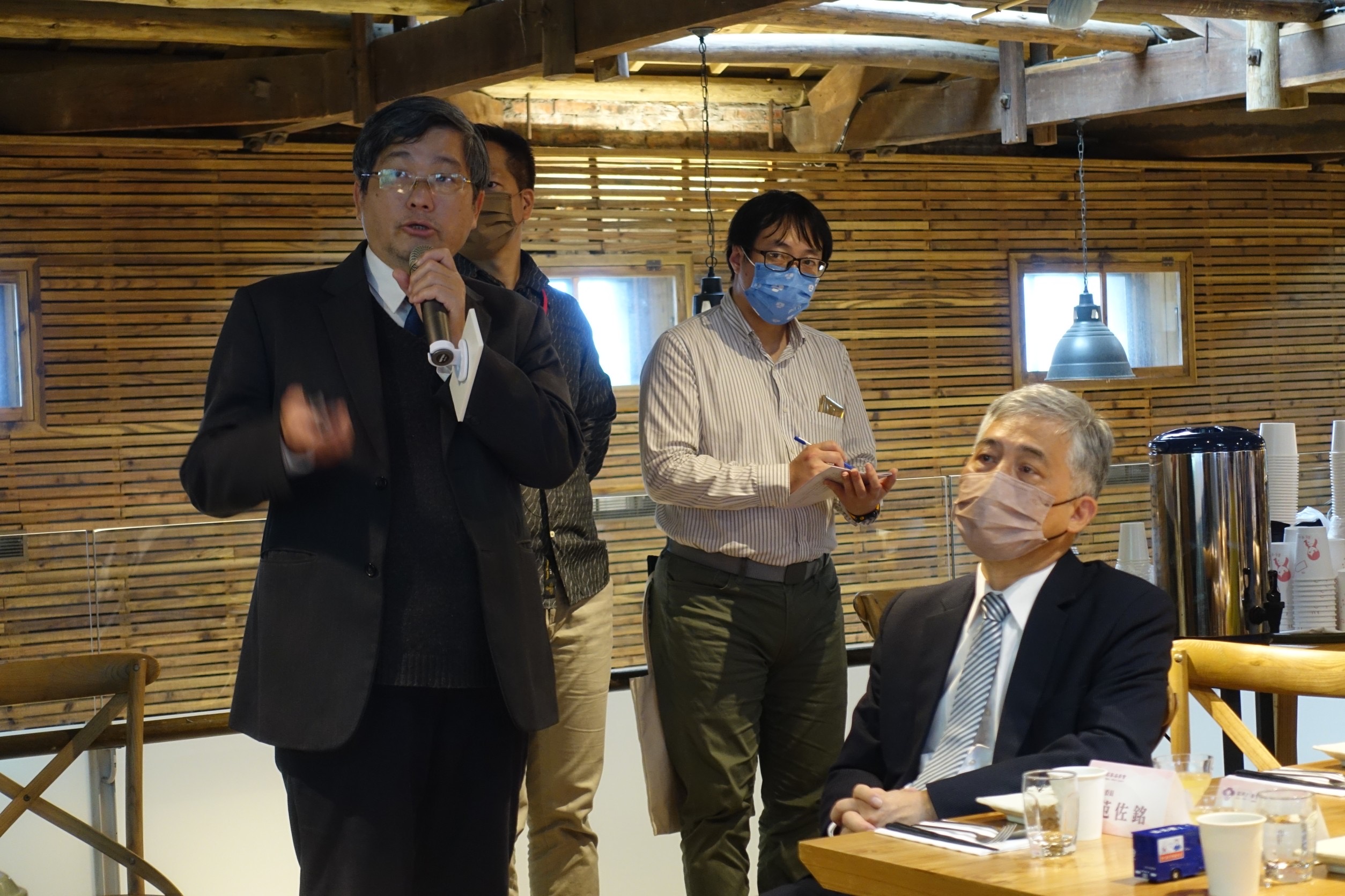 客委會主委楊長鎮期望能通過《客家語言發展法》，進一步保障客語環境。客委會提供