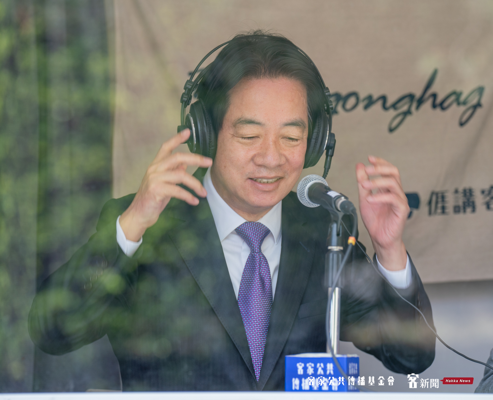 副總統賴清德錄製新春客語賀詞，他發揮近年到訪客庄致詞時，堅持講海陸腔客語的訓練成果，當天錄音一次到位。范修語攝