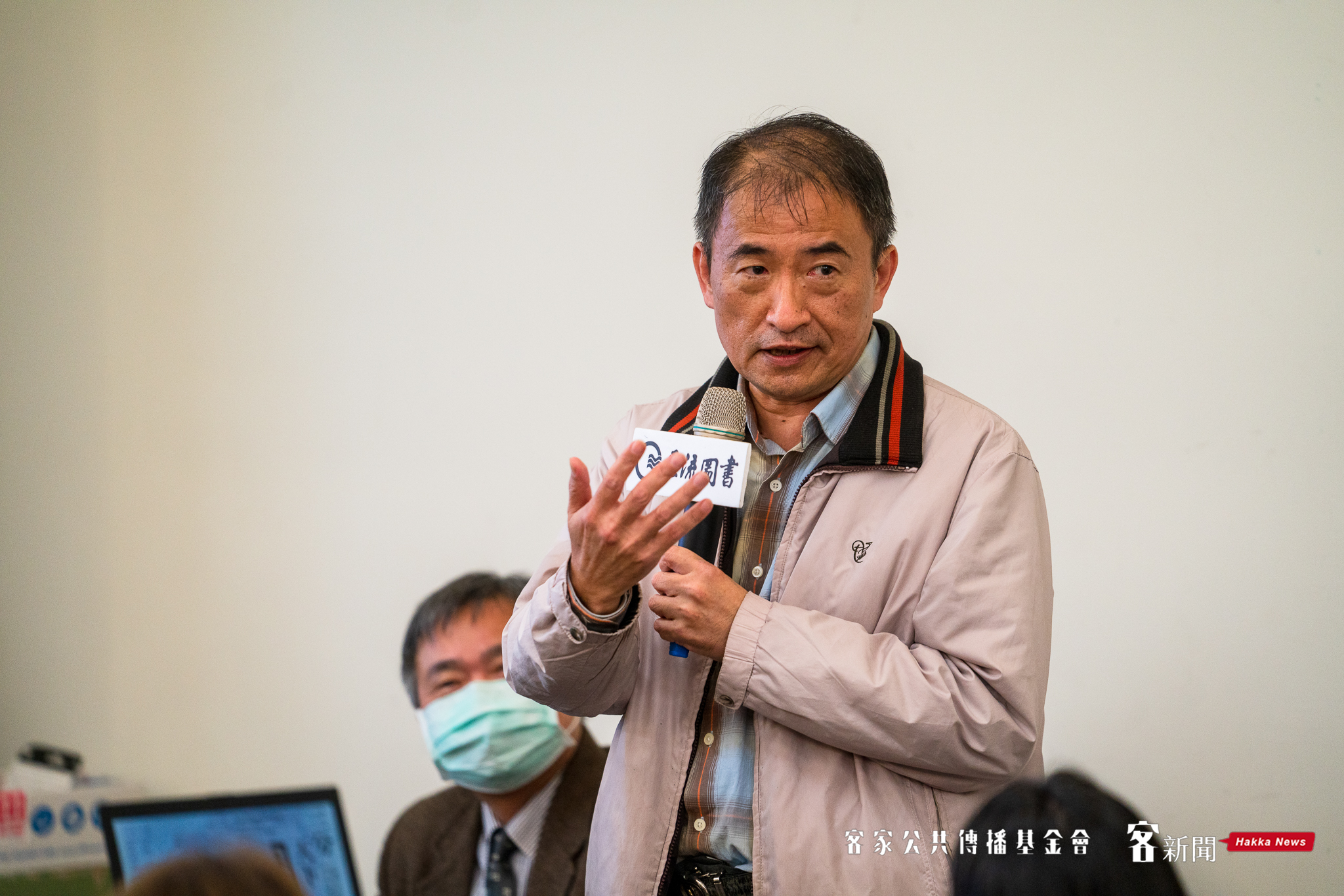 參加新書發表會的貴賓熱情提問。范修語攝