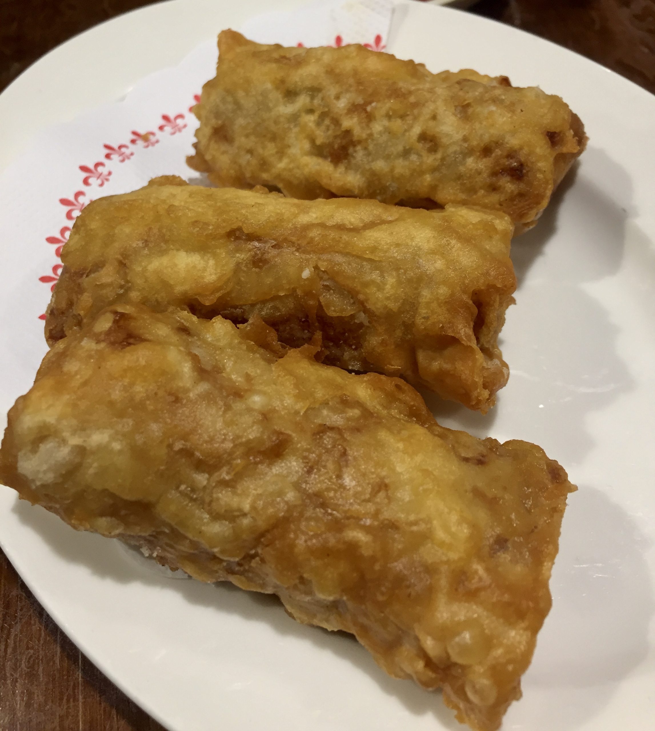 鹹甜粄裹麵粉炸，凡人無法擋。蕭秀琴攝