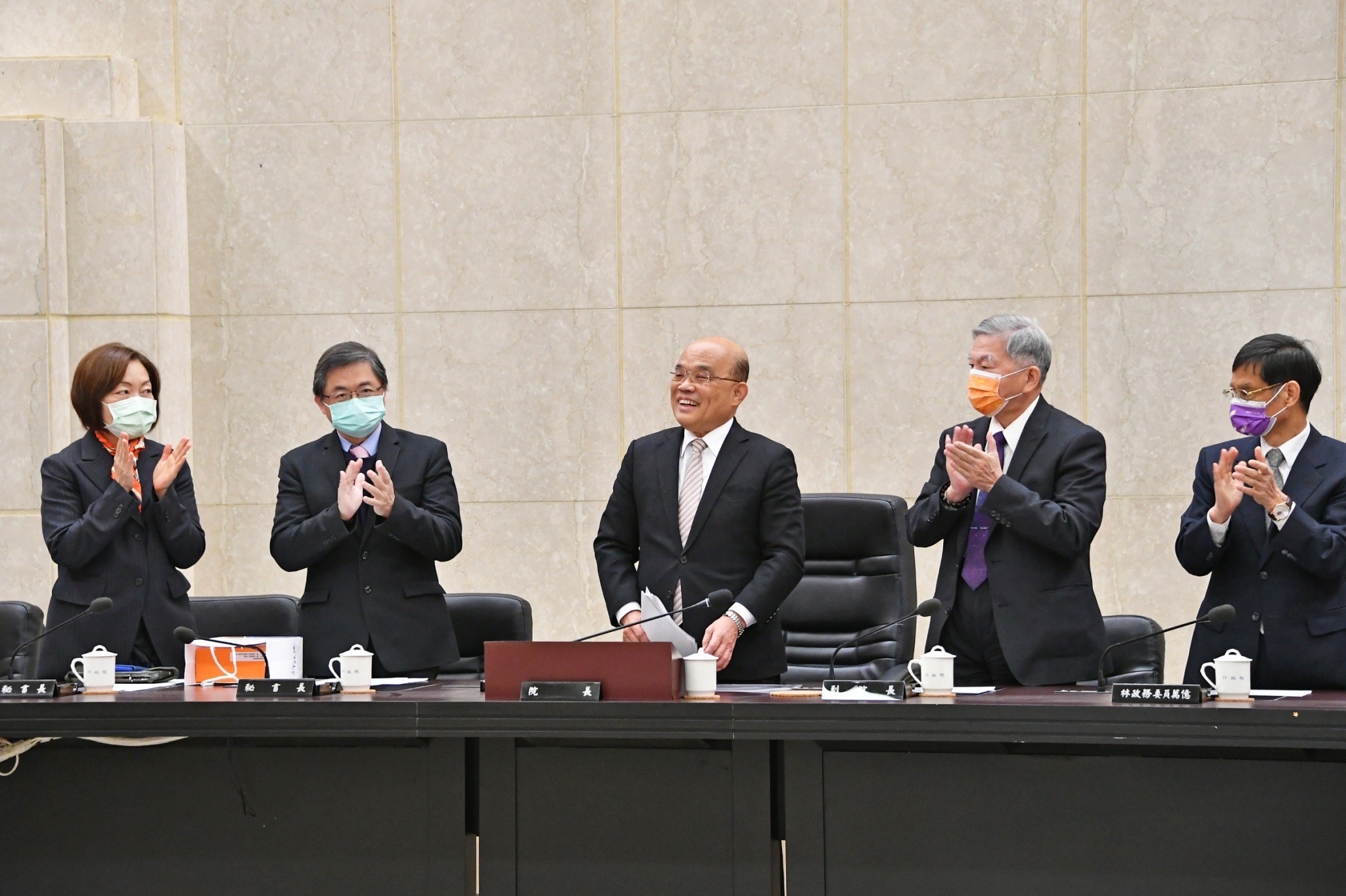 行政院長蘇貞昌30日上午主持臨時行政院會,完成內閣總辭程序。行政院提供