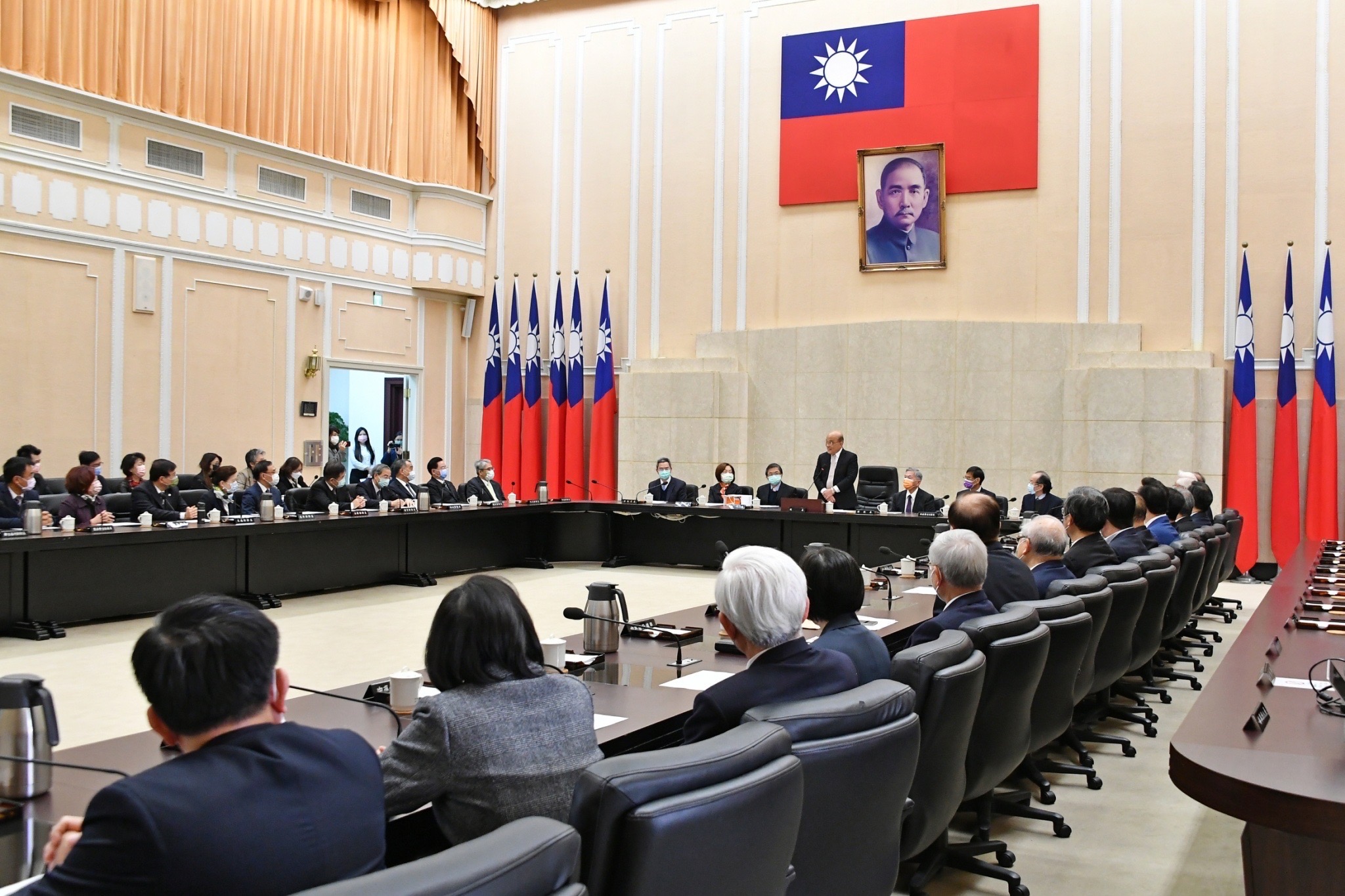 行政院長蘇貞昌30日上午主持臨時行政院會,完成內閣總辭程序。行政院提供