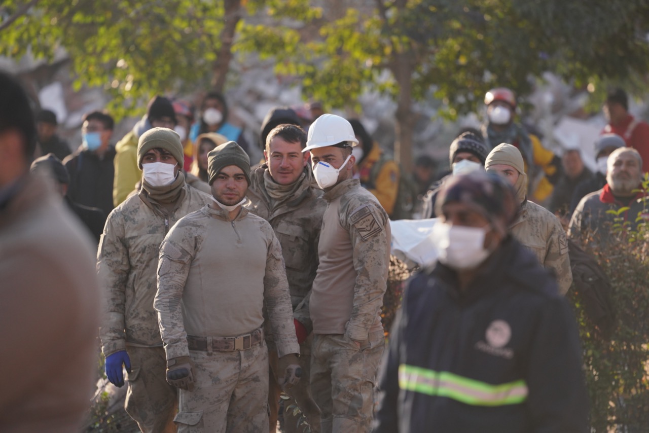 土耳其軍方在現場準備維持秩序。李台源攝