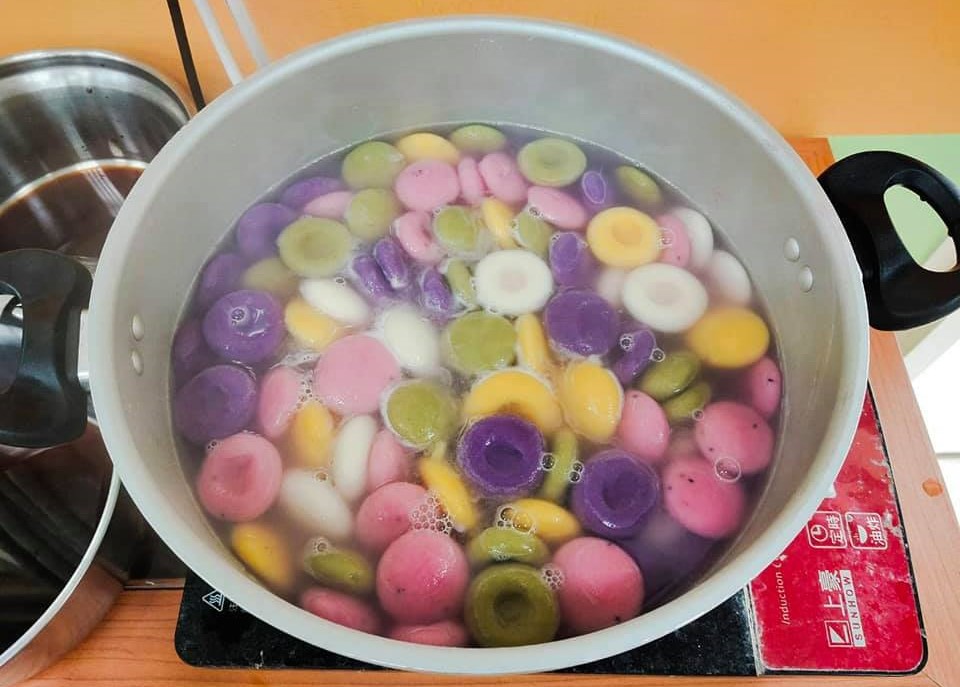 彩色个熝湯粢，看起來當鬧、當靚。作者提供