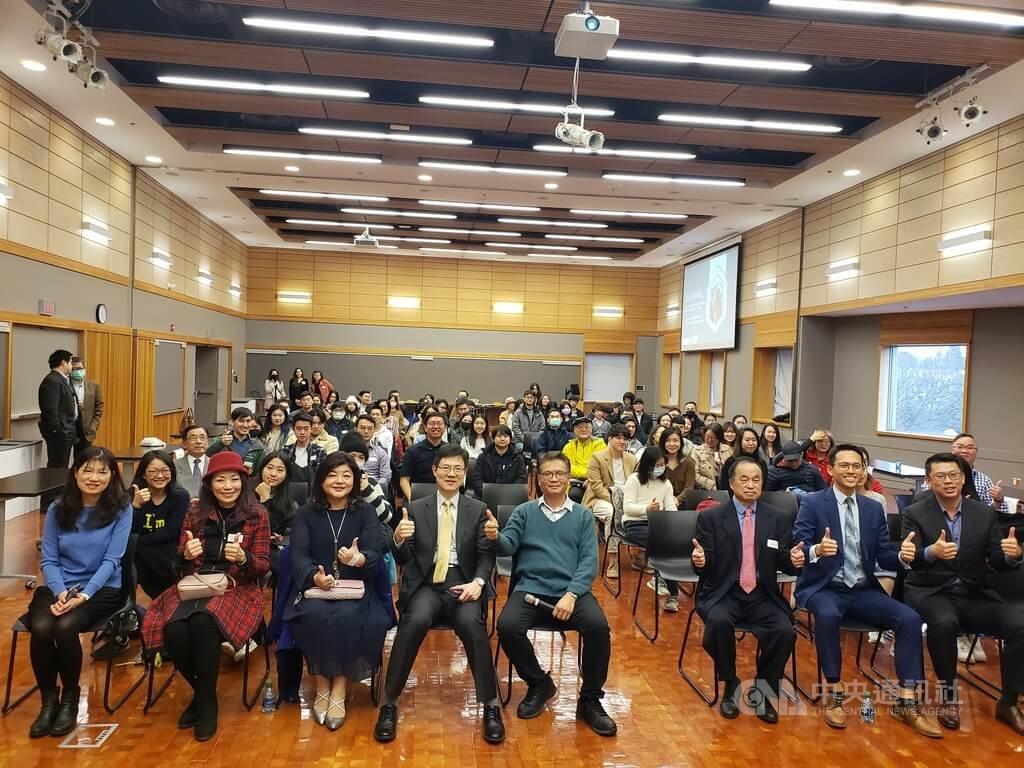 加國台灣企業家傳授職場修練秘笈　年輕人功力加持