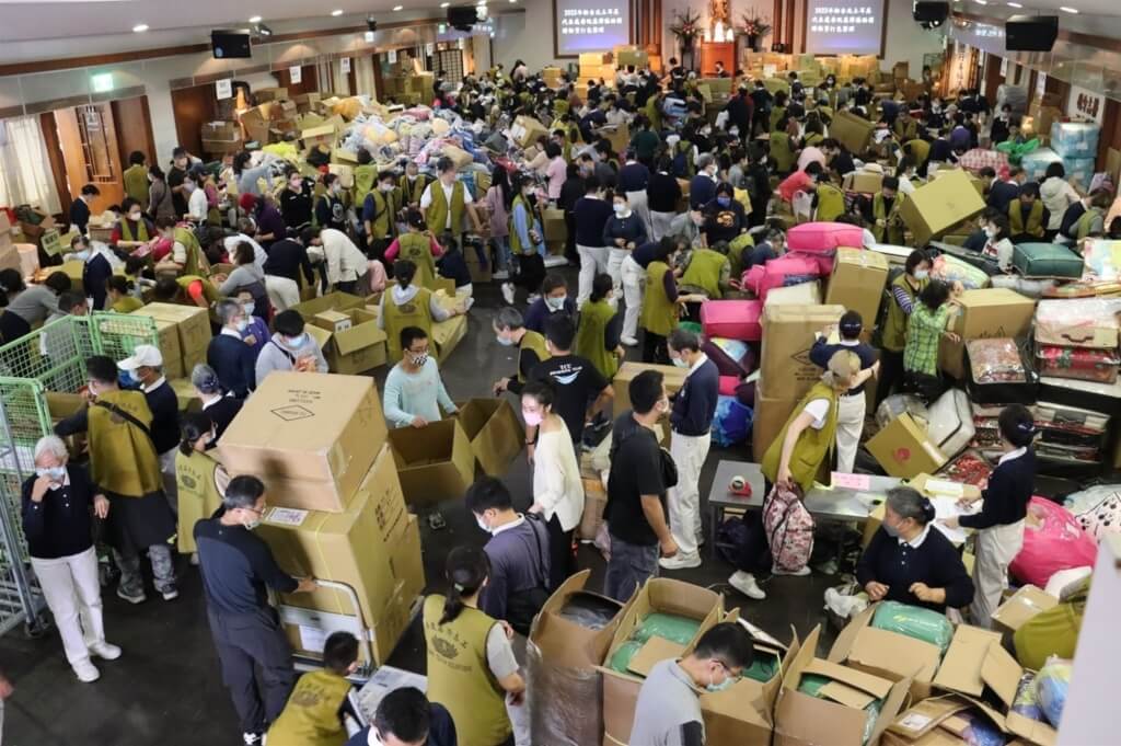 土耳其強震受國際關注，駐台土耳其經貿辦事處也發起物資募捐，慈濟基金會表示，其內湖聯絡處協助收件的物資超乎預期，宣布收件到11日傍晚5時止並向各界致謝。慈濟基金會提供