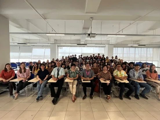 國立中央大學師生與印尼泗水基督教佩特拉大學交流照片。作者提供