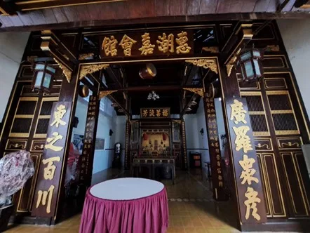 印尼泗水的惠潮嘉會館，主要是由客家人所組成，已擁有200年的歷史。作者提供