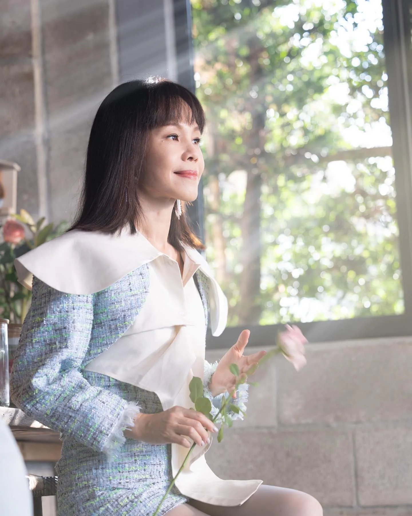 彭佳慧錄製《我在客廳做的夢》拍攝專輯內的歌曲《玫瑰花香》。翻攝自彭佳慧臉書