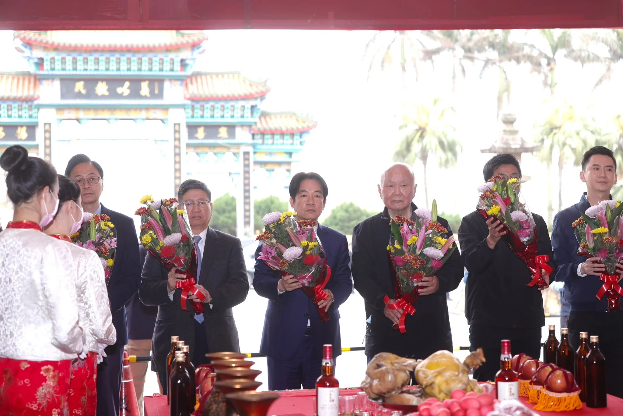 春祭大典全程循古禮向義民爺行三獻禮，儀式莊嚴隆重。總統府提供