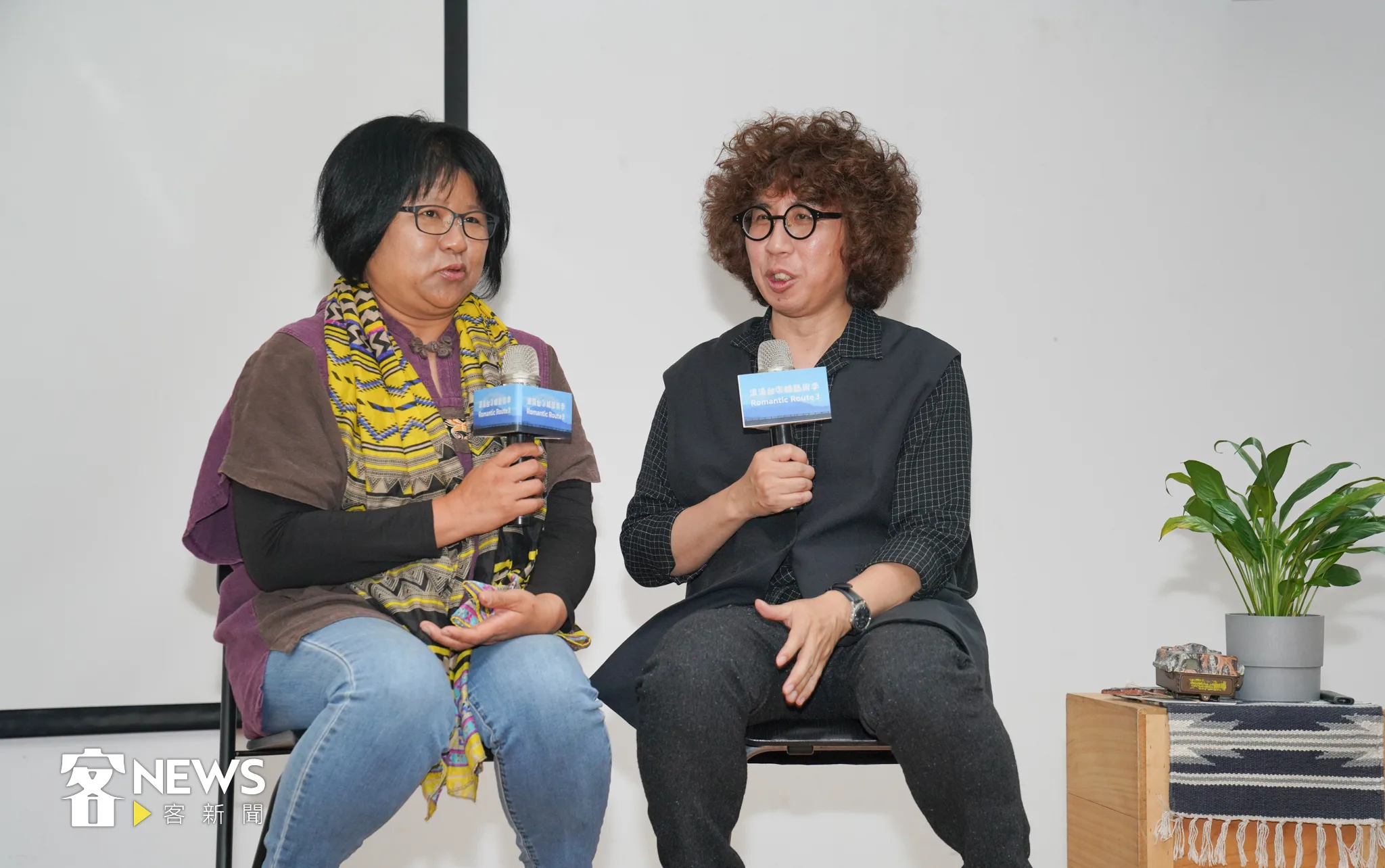 長期蹲點六堆客庄的記者李慧宜、文化觀察家李明璁分享自己對客家文化的觀察。宋佩遙攝