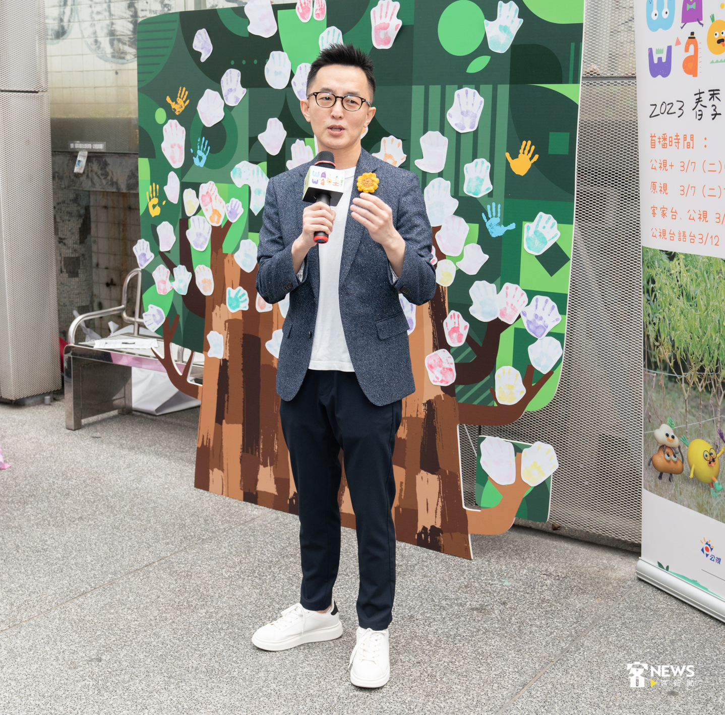 客家電視台台長向盛言，上台致詞說明本次的節目製播內容。洪俊傑攝