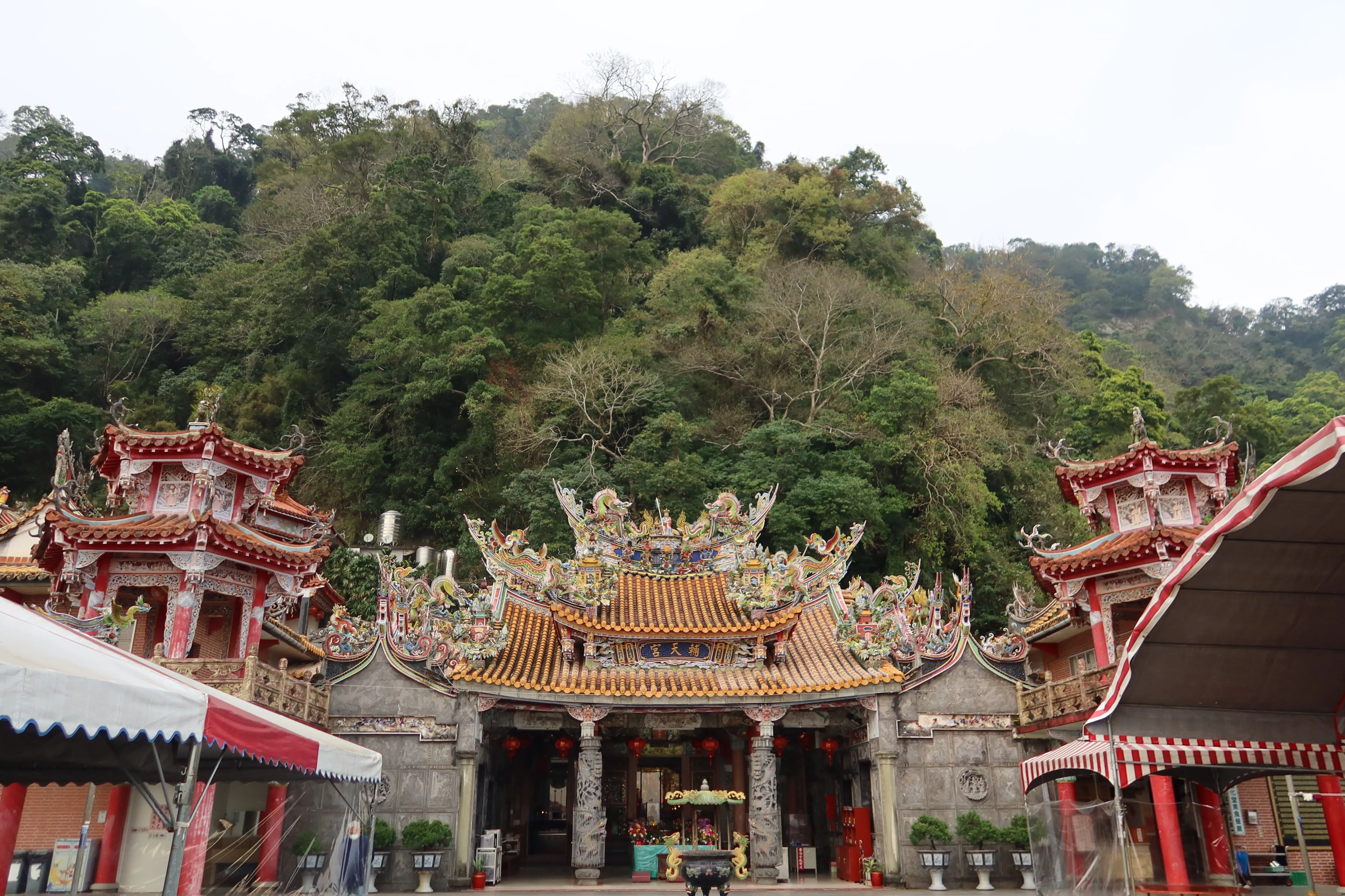 獅頭山輔天宮又稱地府堂,主祀地藏王菩薩。何來美攝