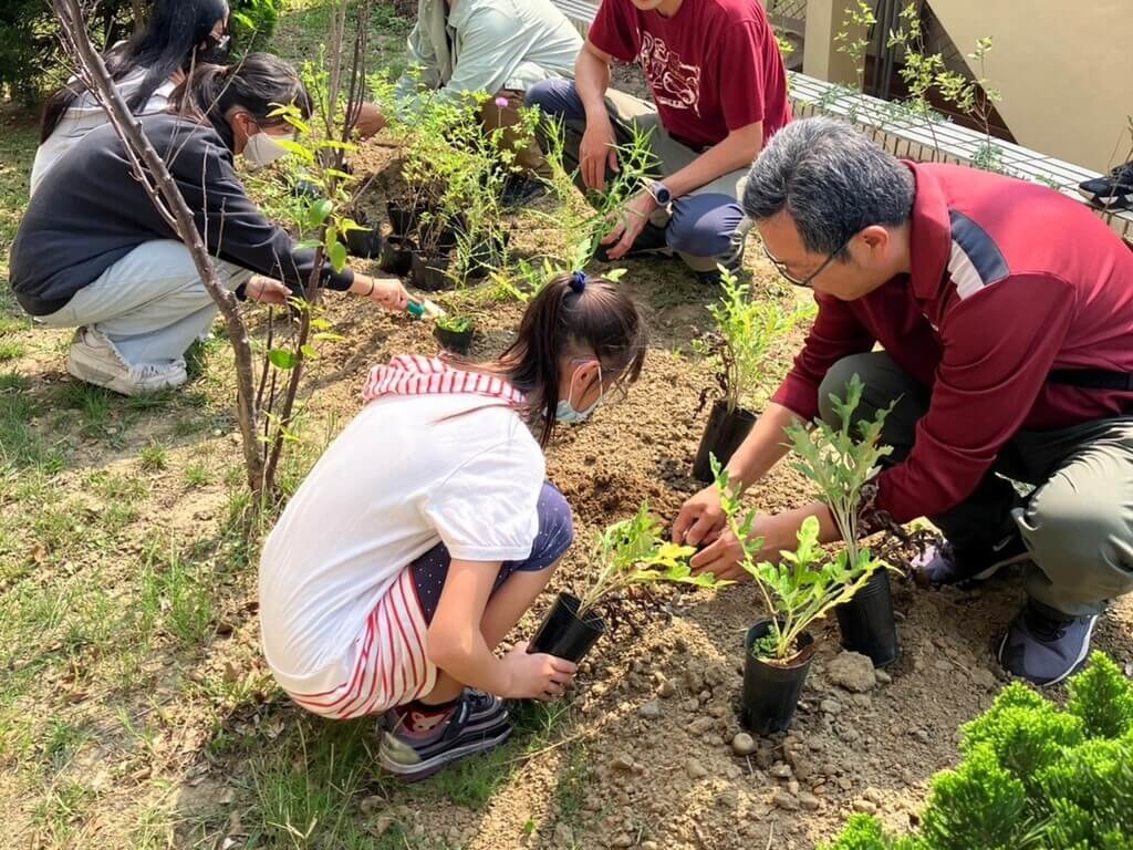 珍稀植物保育扎根 　苗栗縣新埔國小設迷你保種園