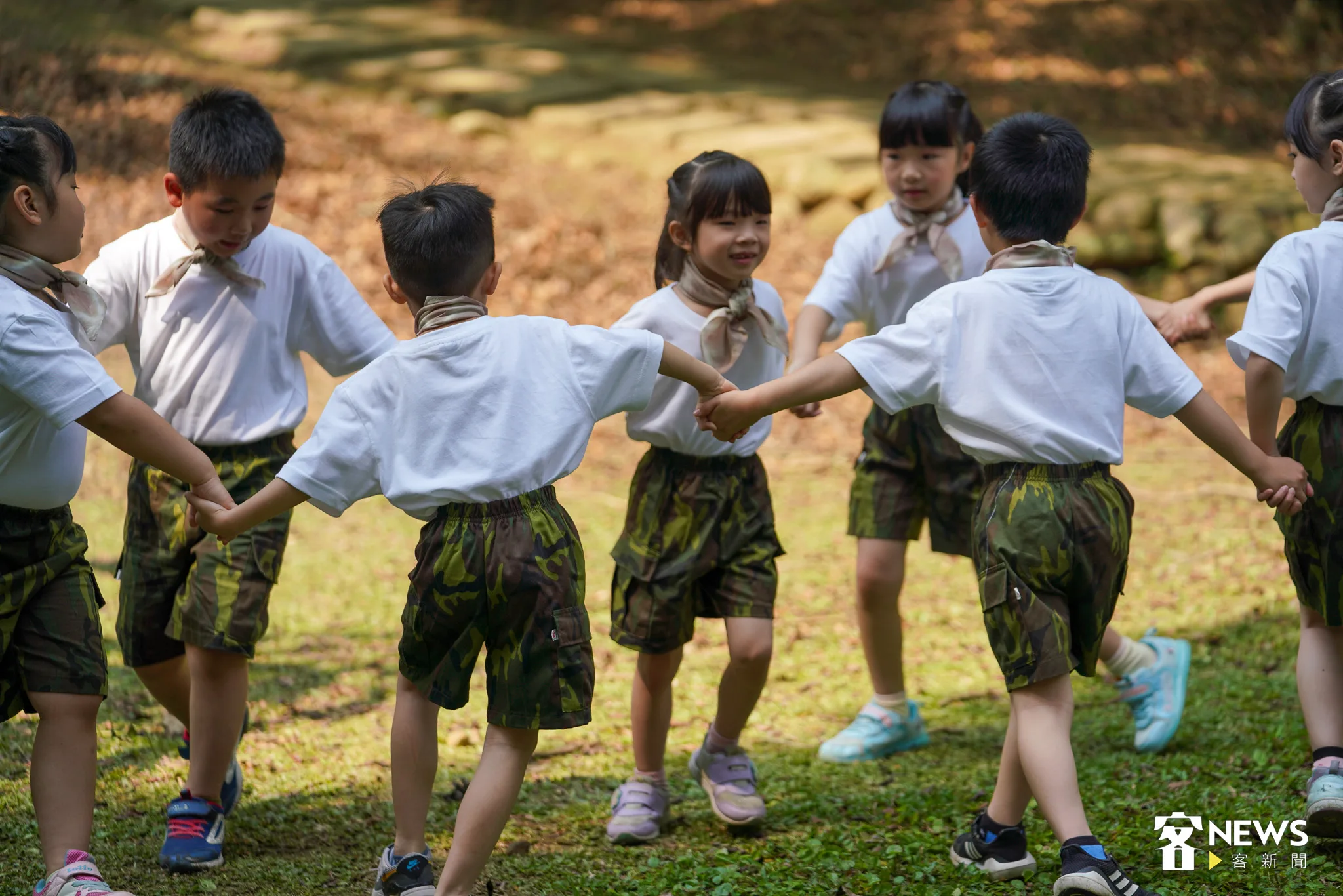 三義名人幼稚園帶來精彩的桐花祭開幕表演。何柏均攝