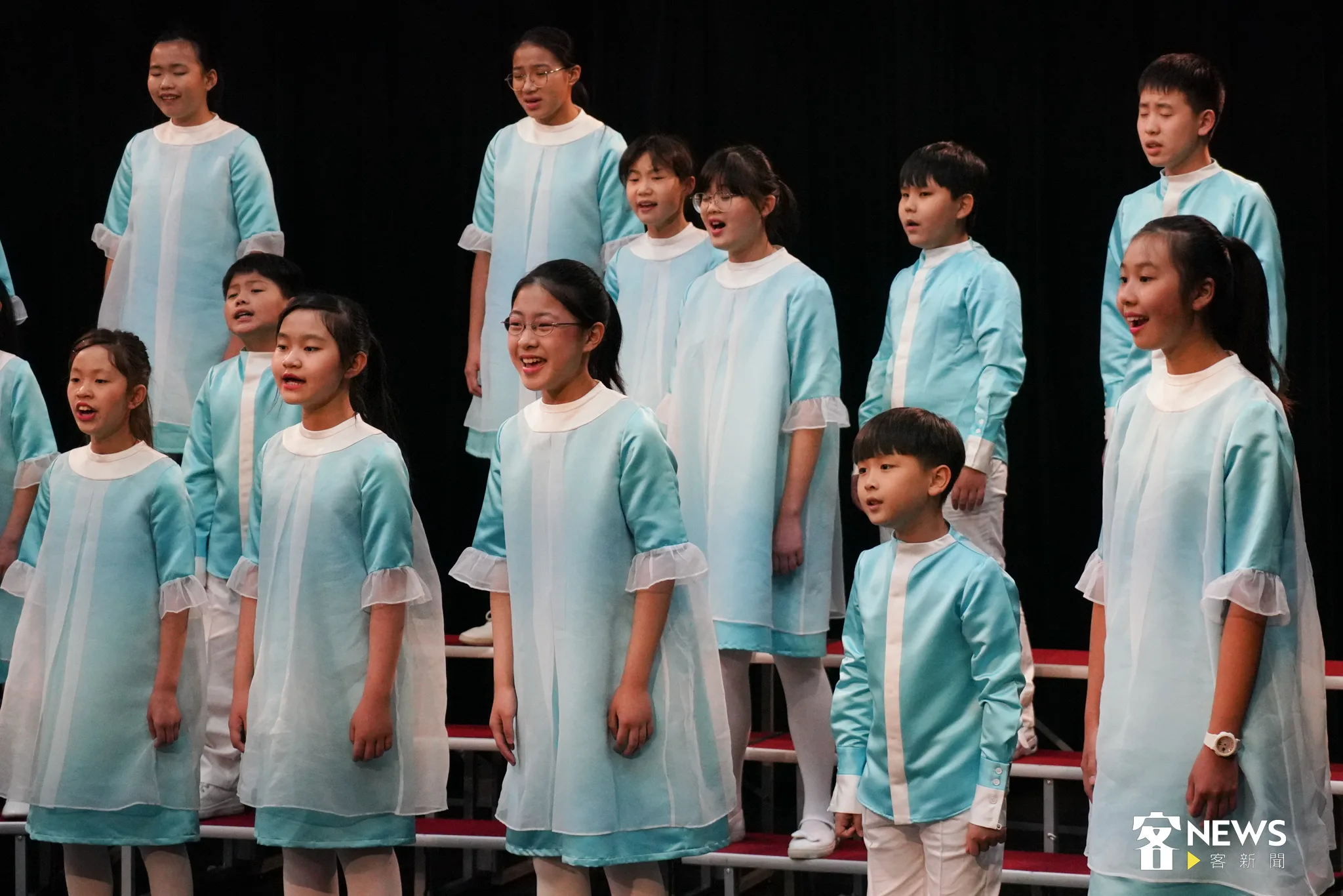 國客兒孩子們,一連演繹9首經典客家組曲及世界名曲,展現客家兒童天籟美聲及客家音樂之美。蘇佑昇攝