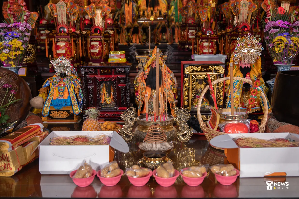 開鏡記者會，盛大迎請桃園在地宮廟媽祖、青埔王公、玄壇元帥及彰化東山媽祖等列位尊神蒞臨賜福。洪俊傑攝