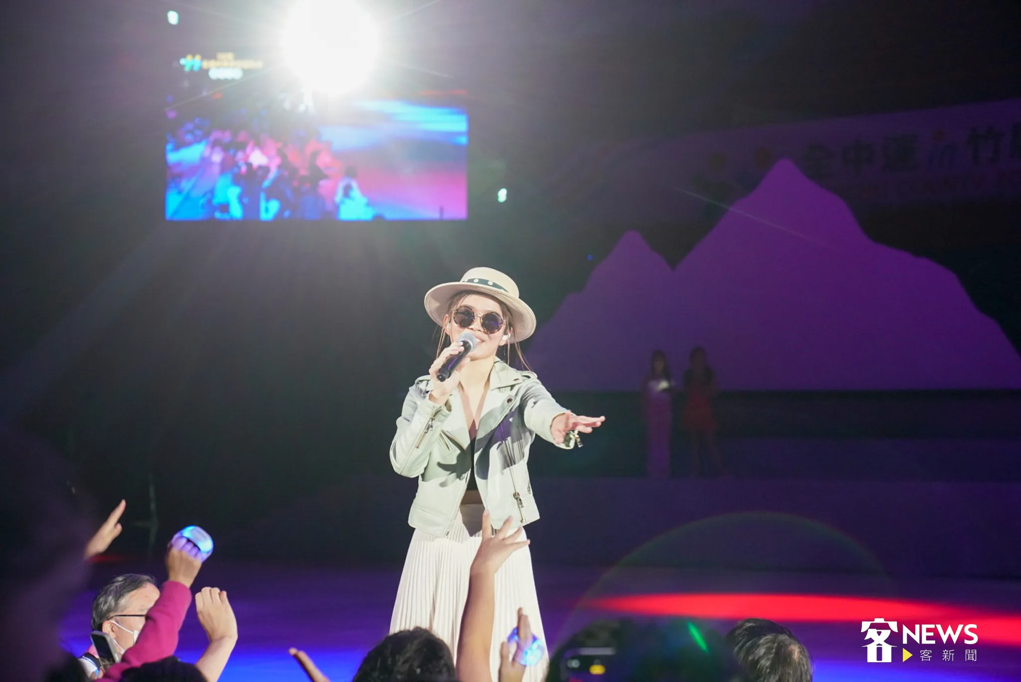 金曲獎最佳新人獎壞特，在選手之夜演唱多首歌曲，讓選手們聽得如癡如醉。蘇佑昇攝